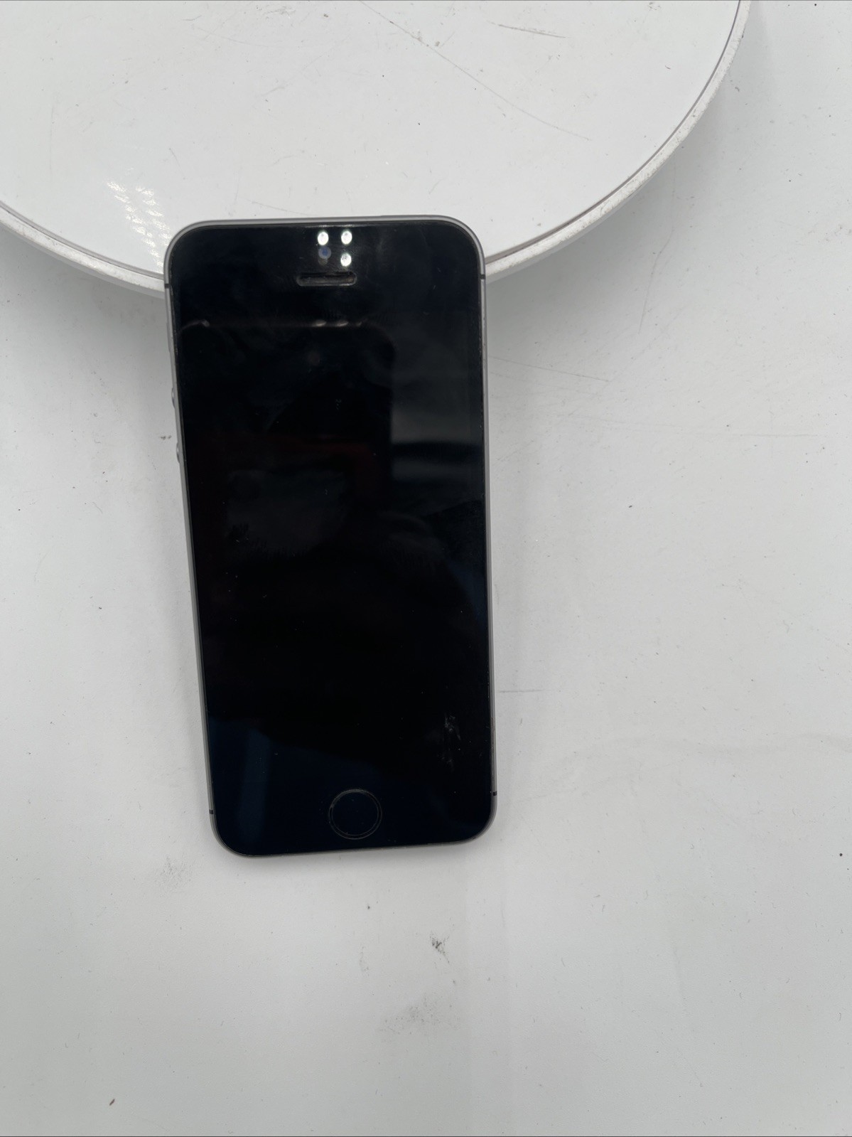 Apple iPhone 5s A1533 Silver Locked – IOS APPLE A7 Chip 4G LTE