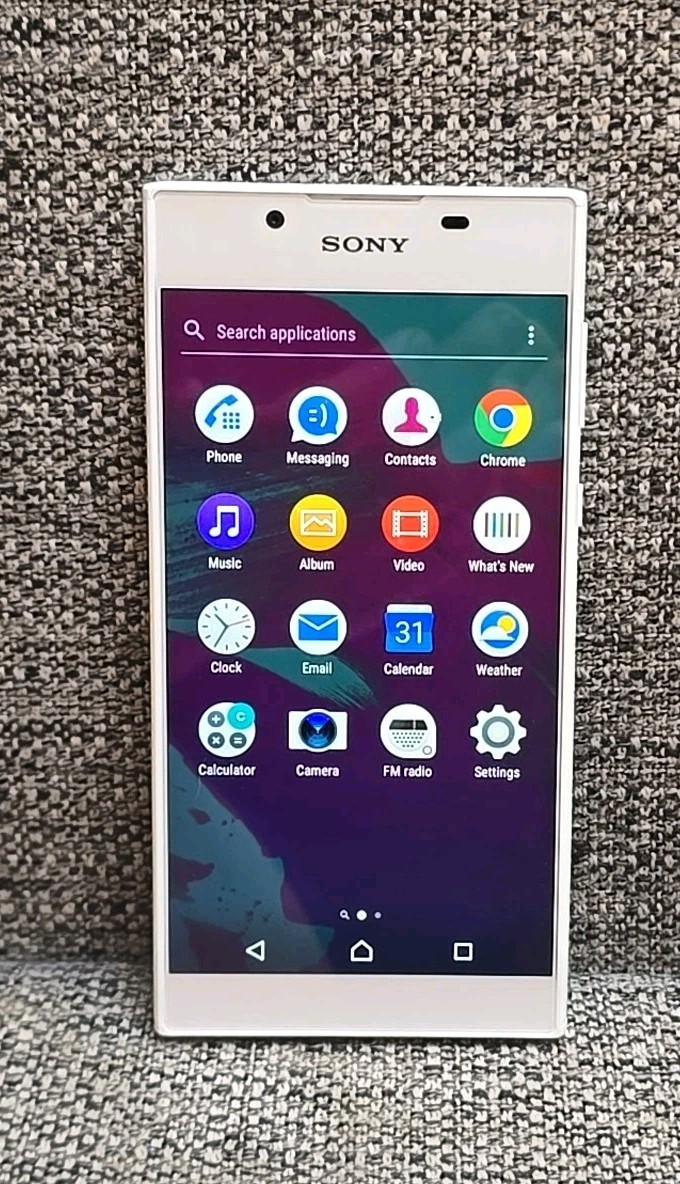 Sony Xperia L1 – 16 GB – White (Unlocked). In Excellent Condition!