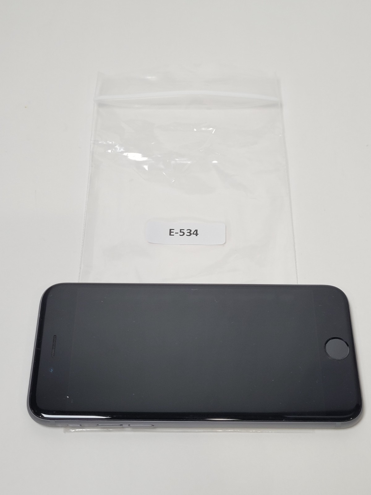 Apple iPhone 6S – 32Gb – Grey – Unlocked – MN1M2LL/A – iPhone8,1 (A1688)
