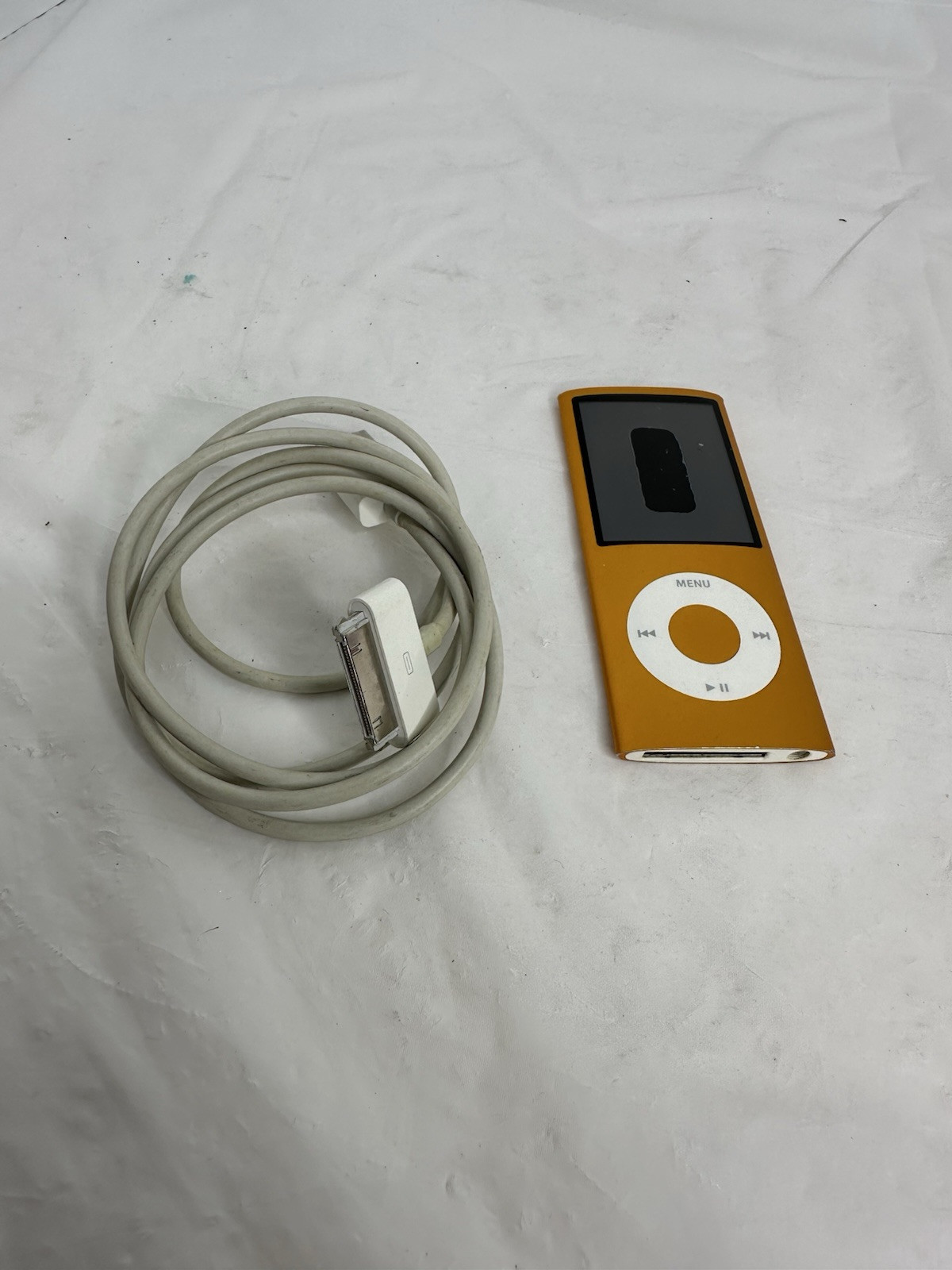 Apple Ipod Nano 8GB Burnt Orange PARTS ONLY Does Not Hold A Charge READ