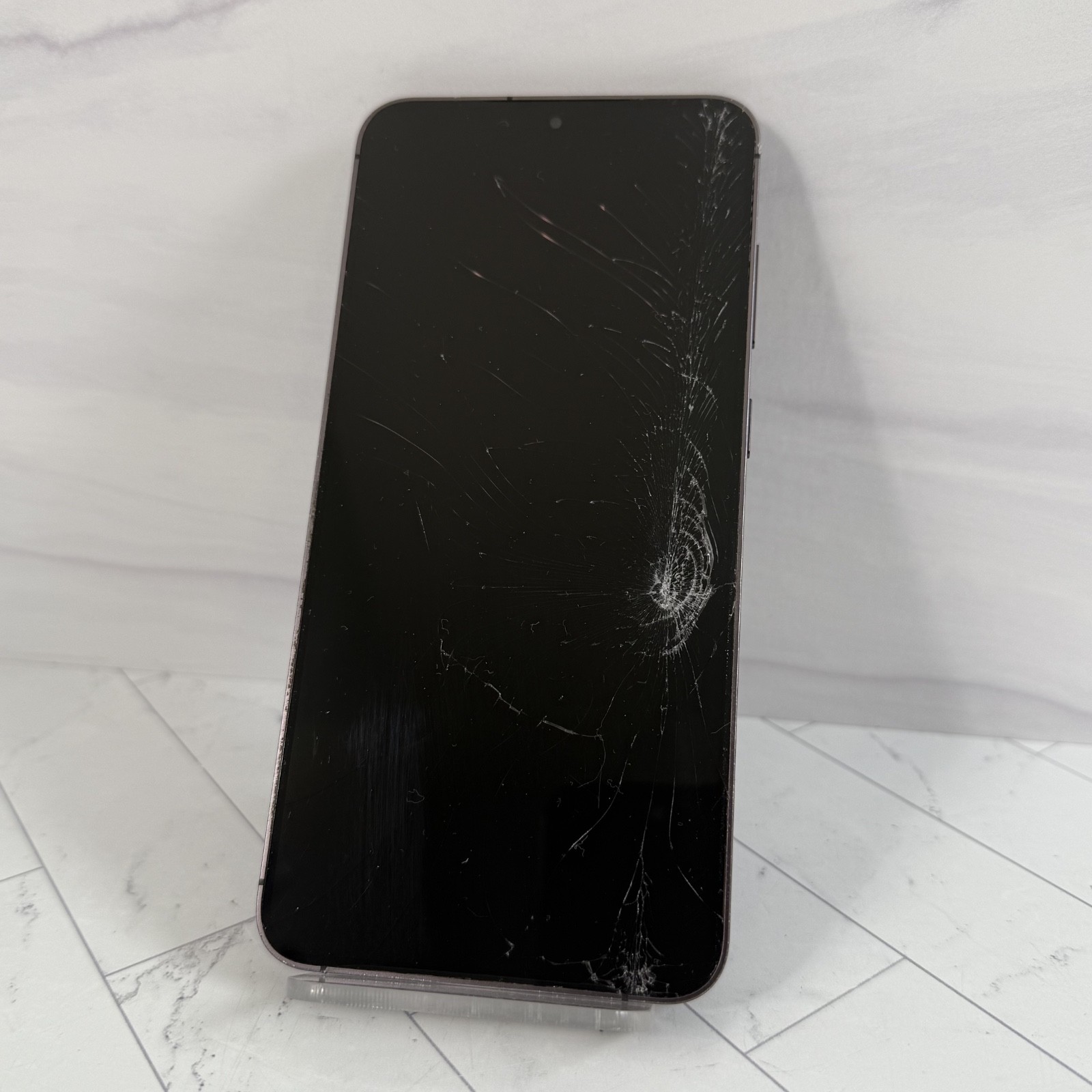 Samsung Galaxy S24+ Plus 256 GB Onyx Black Unlocked Cracked Screen LCD #H110