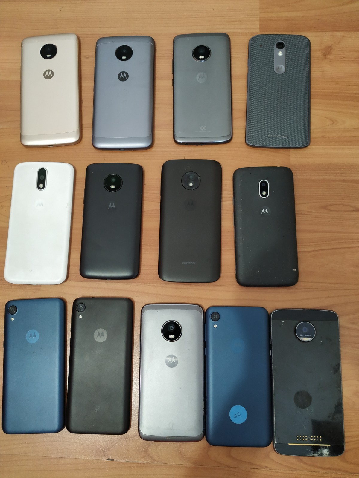 Lot of 13 Mixed model Motorola Moto Z2 / e6 16GB or 32GB Smartphone For parts