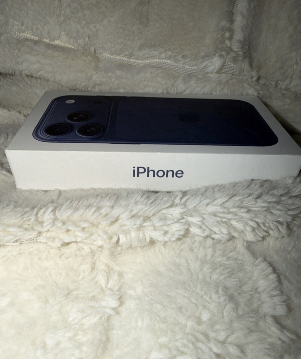 Apple iPhone Blue Bar Style Smartphone Box