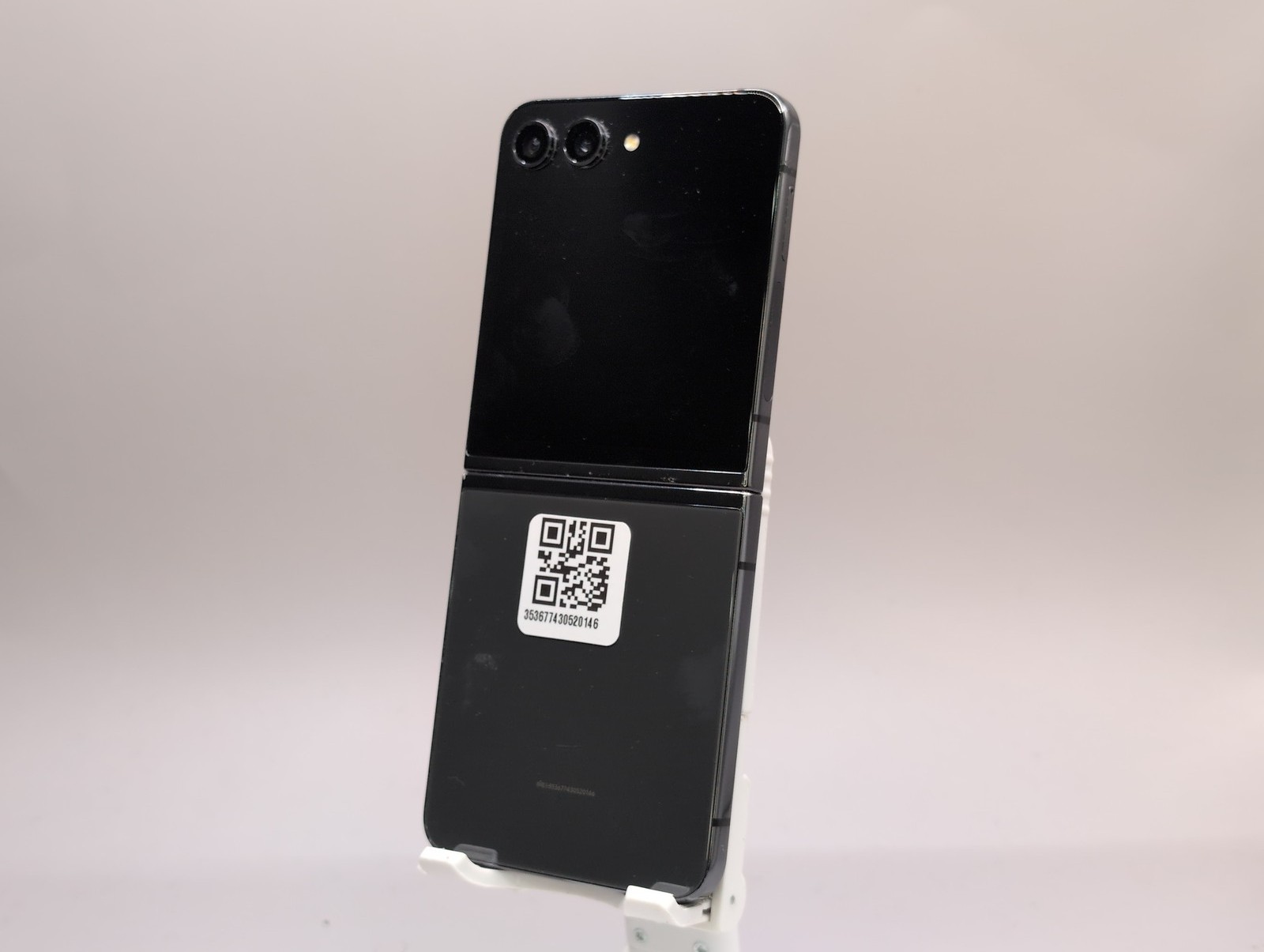 Samsung Galaxy Z Flip5 SM-F731U 256GB Graphite AT&T Unlocked W088246