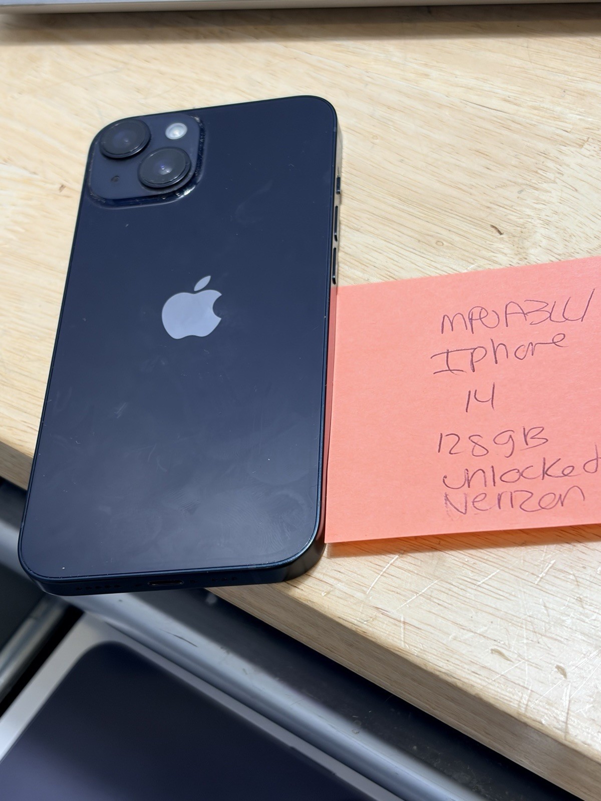 Apple iPhone 14 – 128GB – MPUA3LL/A Midnight Black (Verizon) A2649 Factory Reset