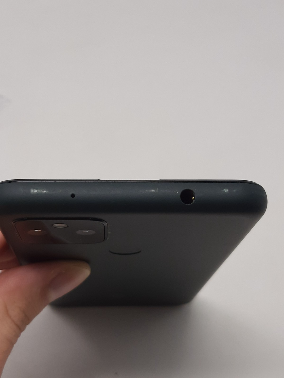 Google Pixel 5a – 128 GB – Mostly Black (Unlocked)