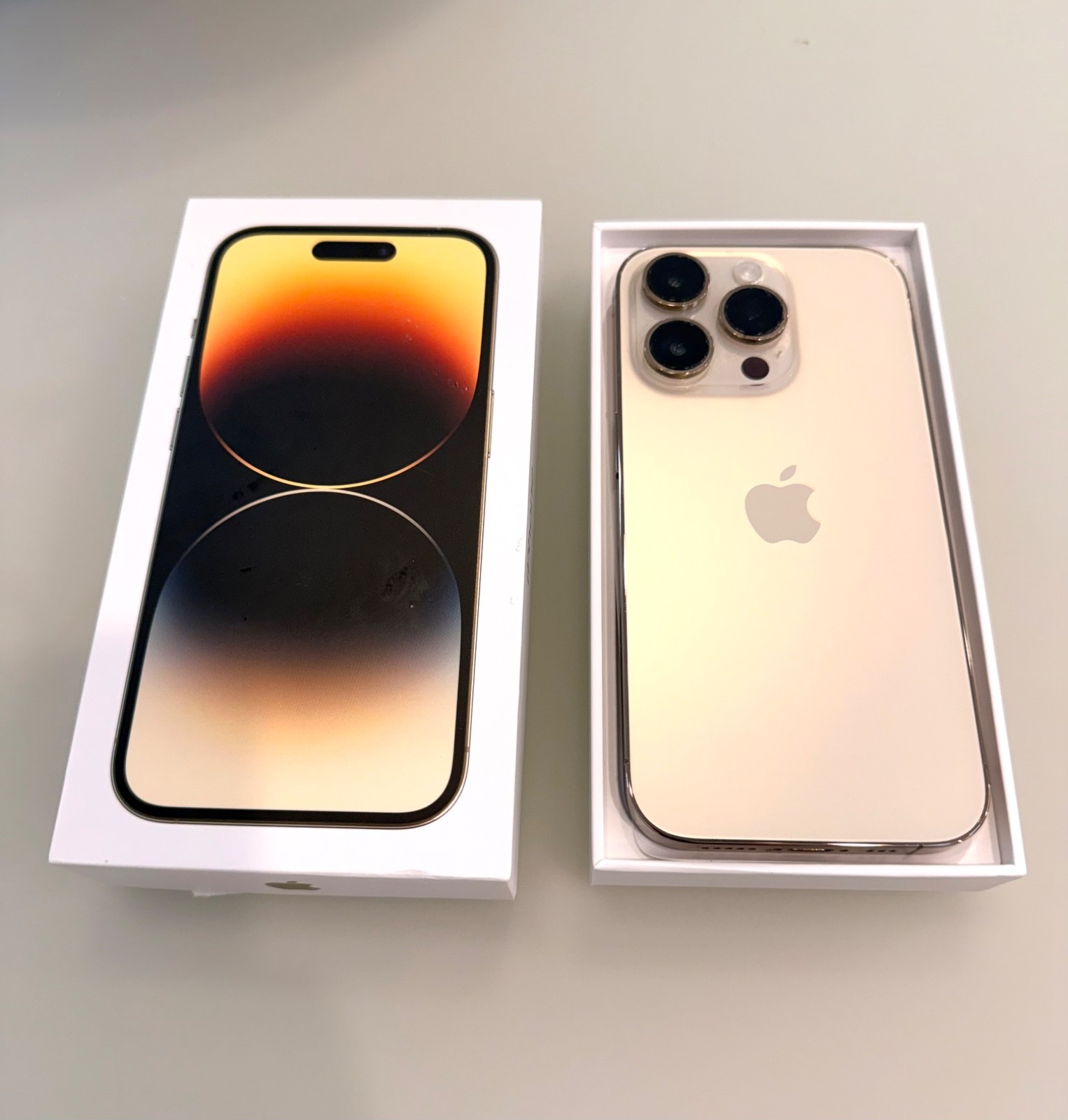 Apple iPhone 14 Pro 256GB Gold Unlocked A2650 | Original Box Excellent