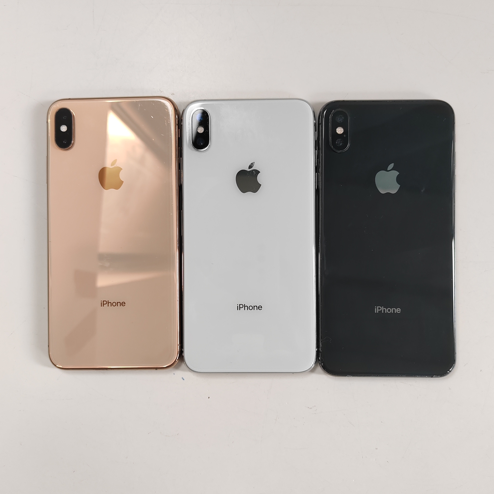 Apple iPhone XS Max 6.5″ 12MP 64GB 256GB all colors iOS 18 with Face ID