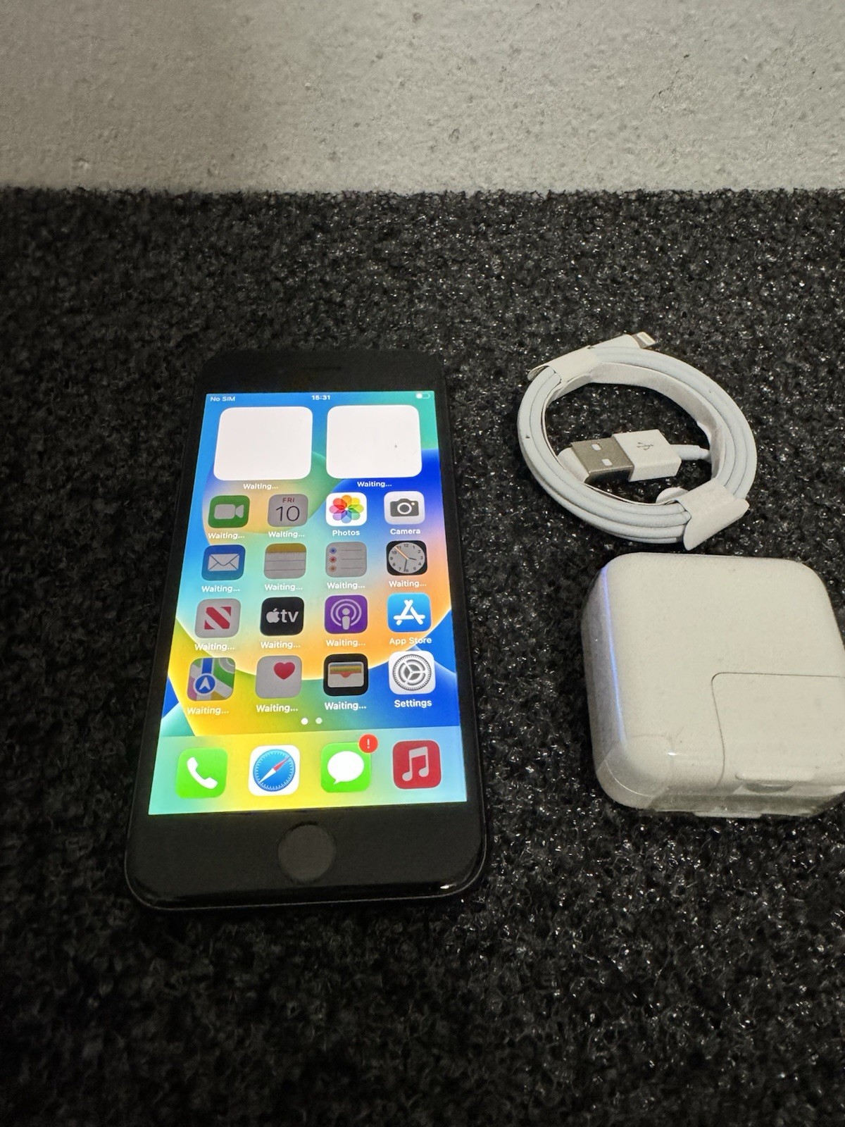 100% Battery Apple iPhone SE 3 3rd GEN – 64GB Tracfone GSM Excellent Condition