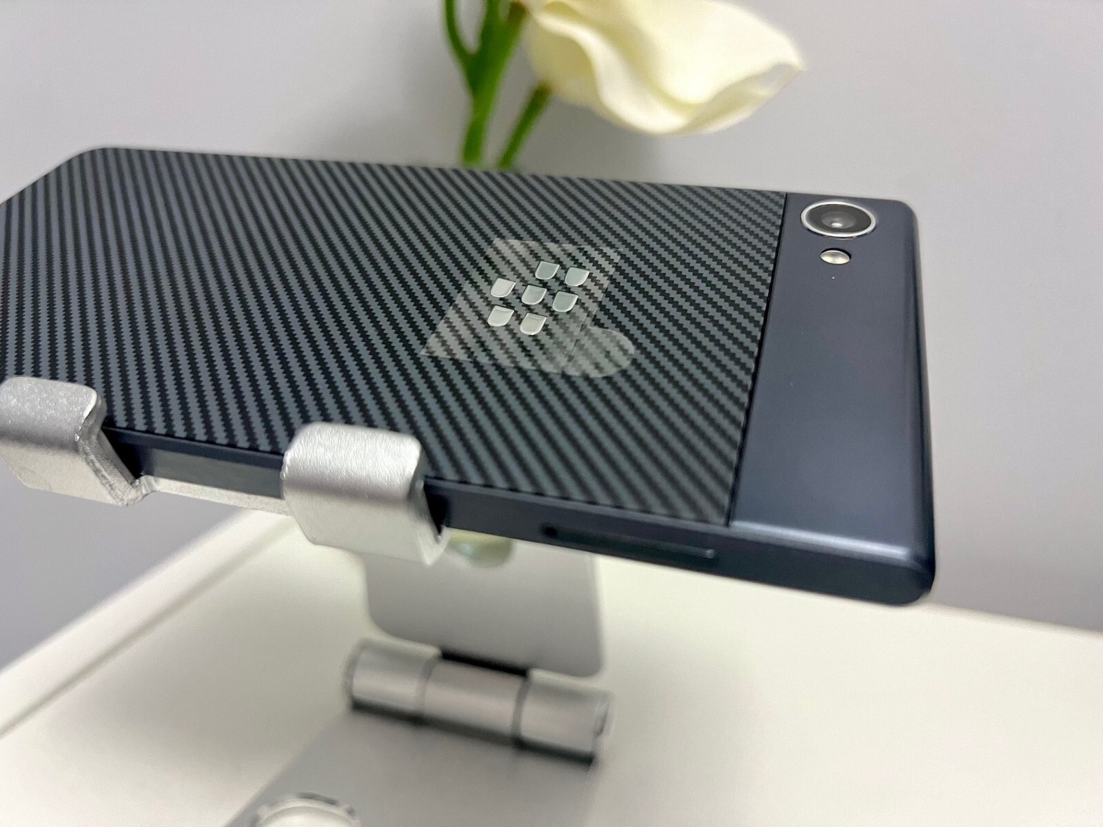 New Open Box- BlackBerry Motion BBD100-2 (Unlocked) Android~ ON SALE !!!