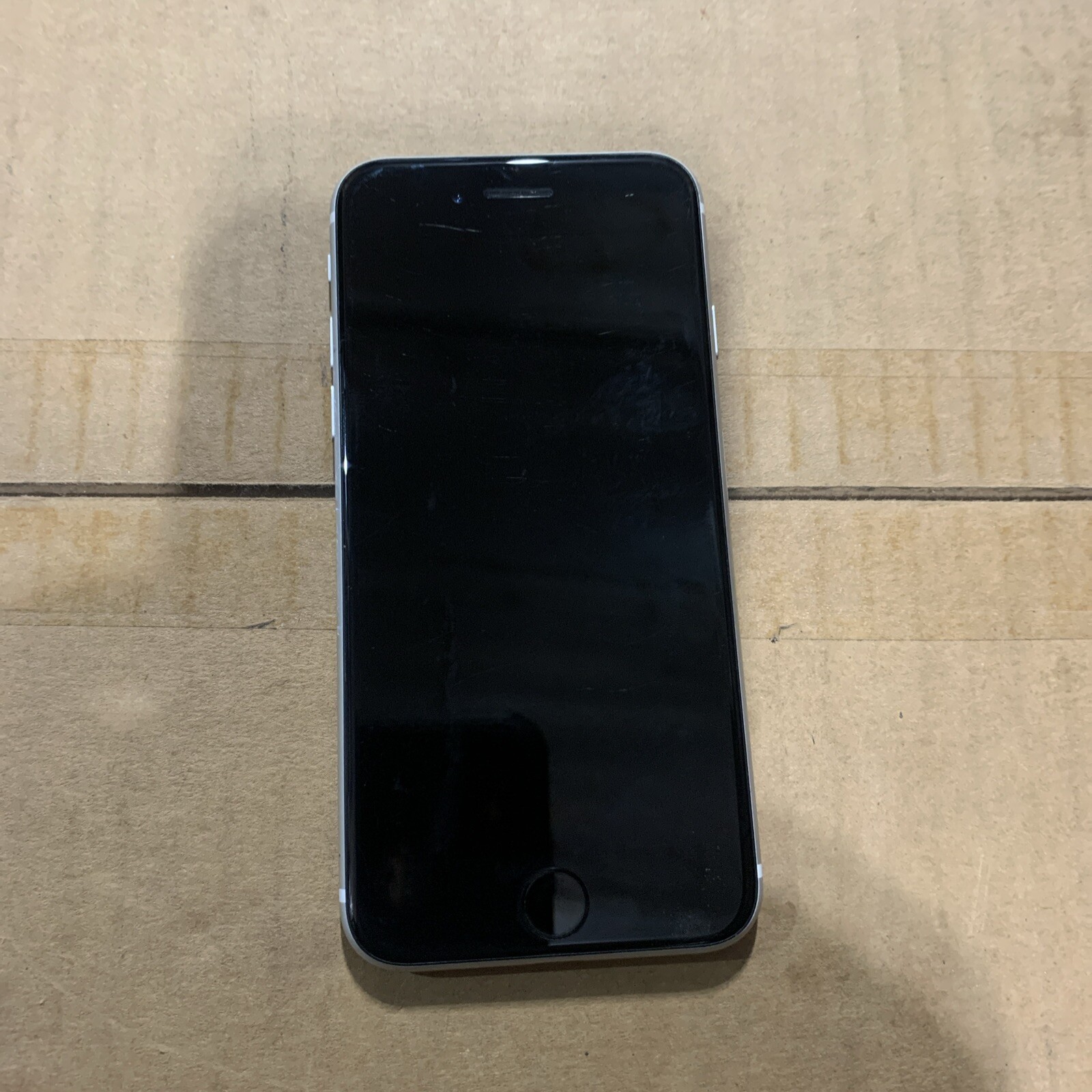 APPLE IPHONE SE MX9H2LL/A 64 SPRINT ONLY **CAP 95%