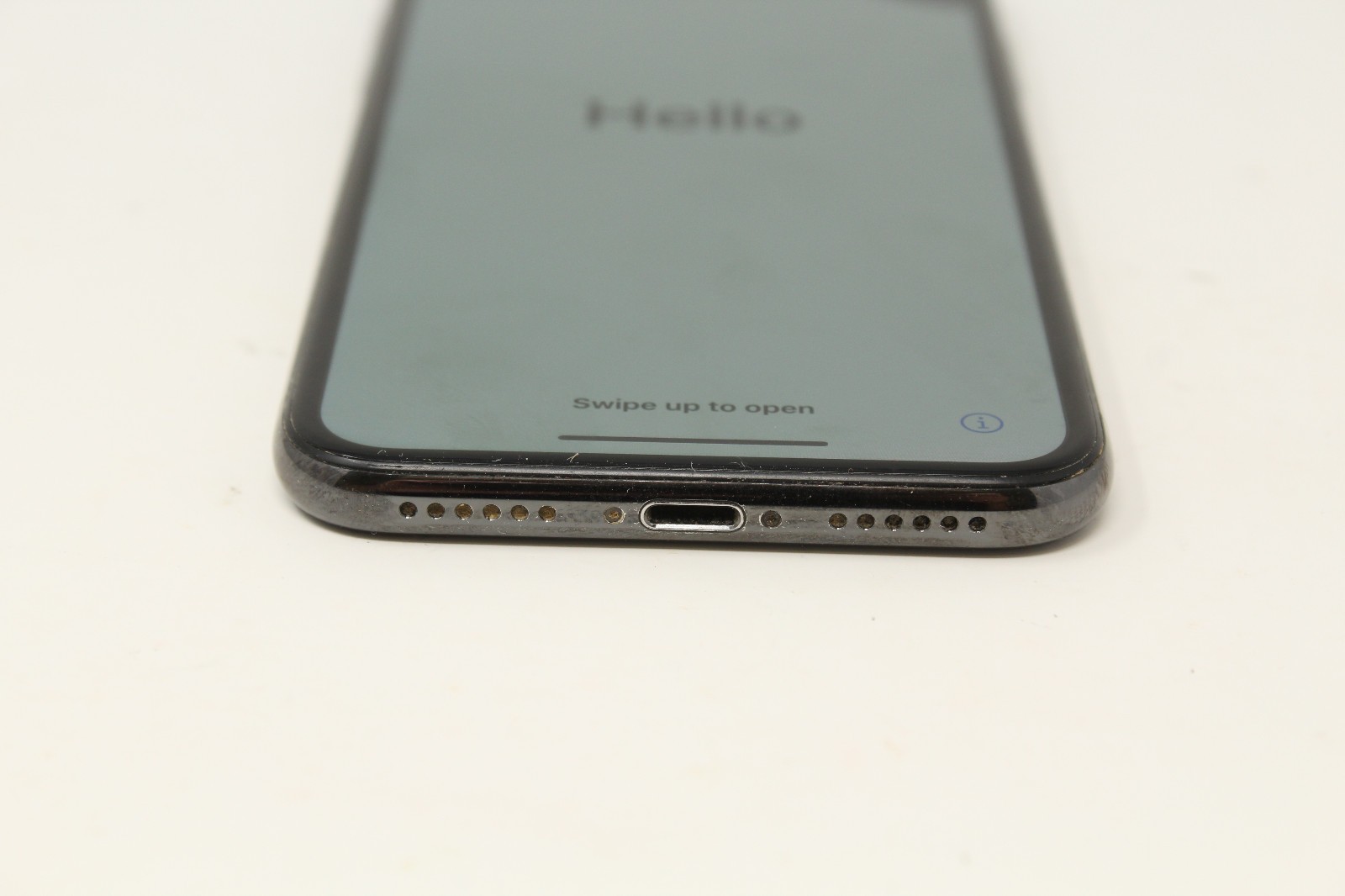 Apple iPhone X 64GB Verizon Space Gray A1865 Cracked Back / Dead Spot