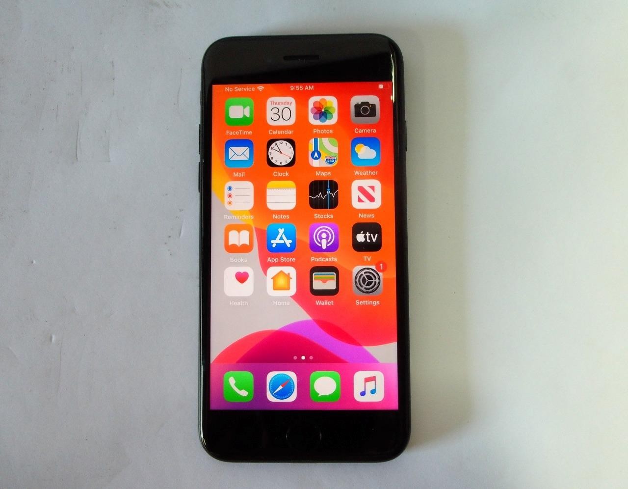Apple iPhone 7 A1778 32GB (AT&T) Black Touchscreen Smartphone