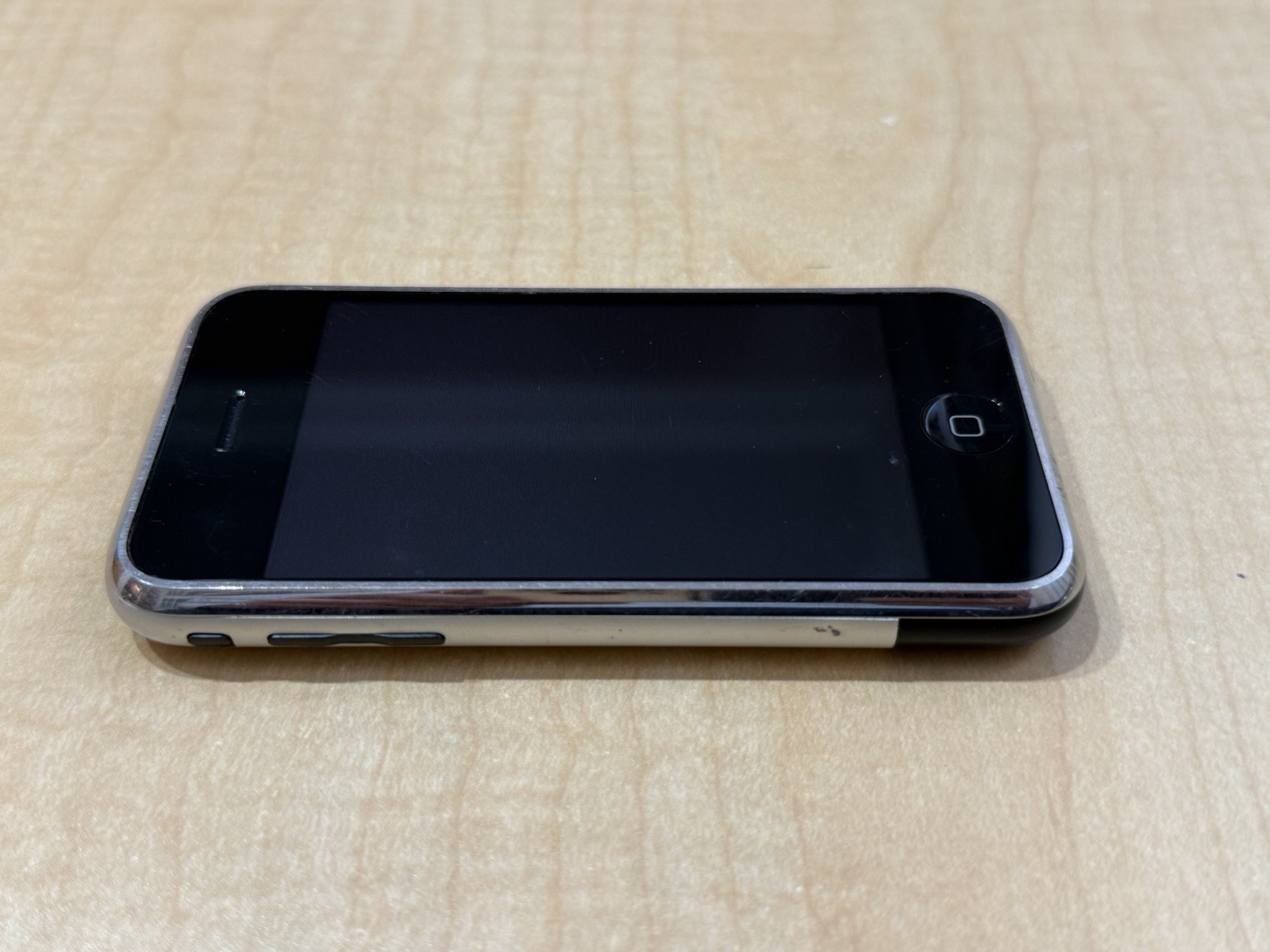 Apple iPhone 1st Generation – 8GB – Black – A1203 (GSM) – No Power (005)