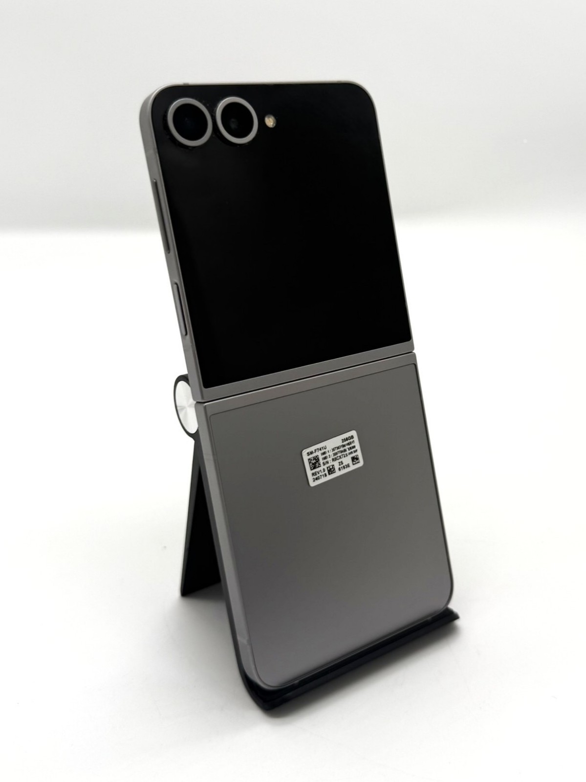 😍 UNLOCKED! Samsung Galaxy Z Flip6 256GB Silver Shadow Screen Imperfection READ