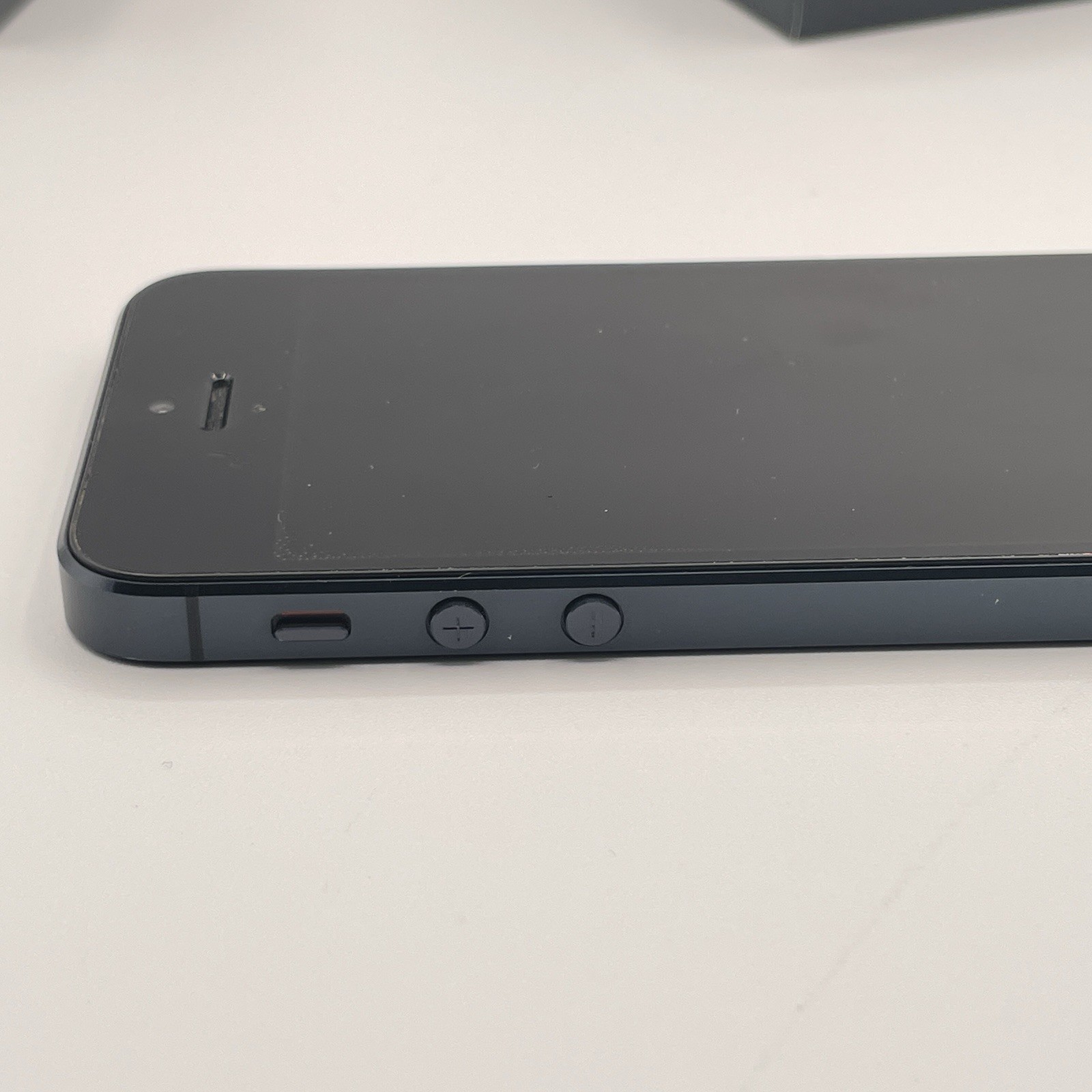Apple iPhone 5 A1429 – 16GB Black w/Box Verizon (Factory Reset) PARTS ONLY