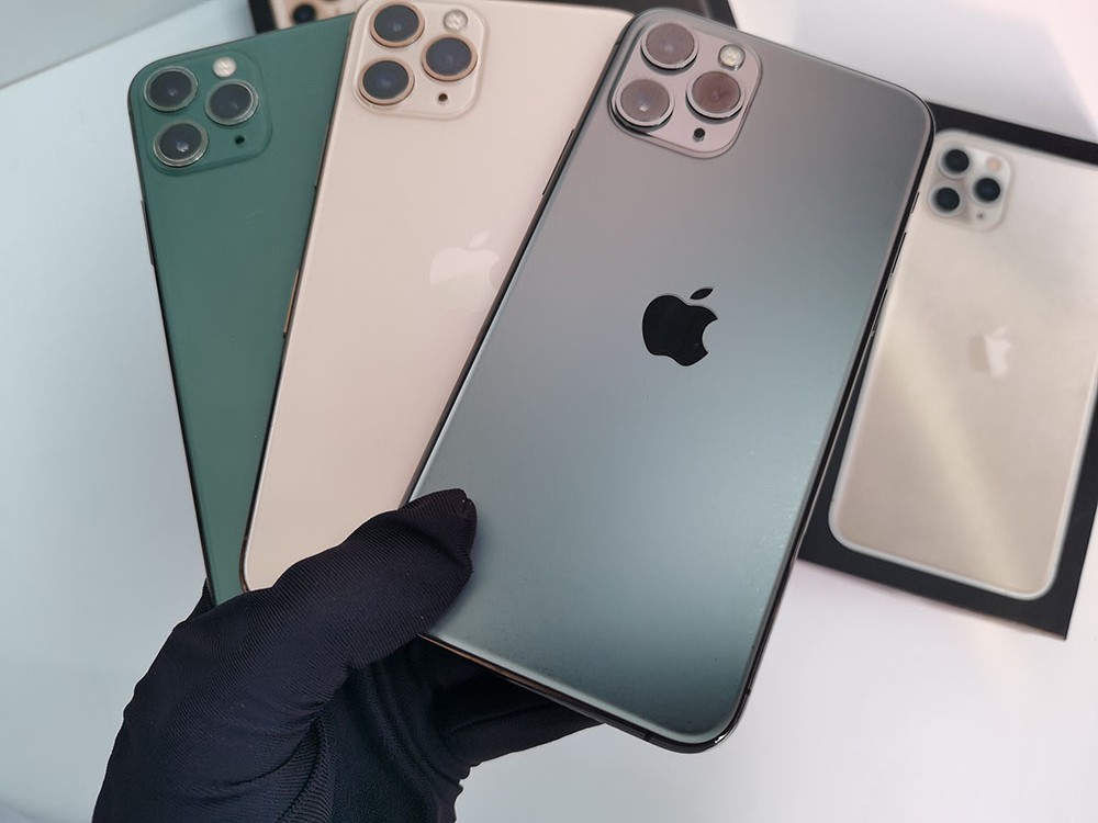 BOXED – Apple iPhone 11 Pro Unlocked 64GB / 256GB All colors good Smartphone