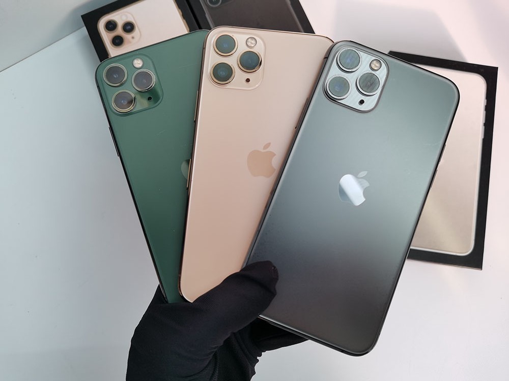 BOXED – Apple iPhone 11 Pro Unlocked 64GB / 256GB All colors good Smartphone