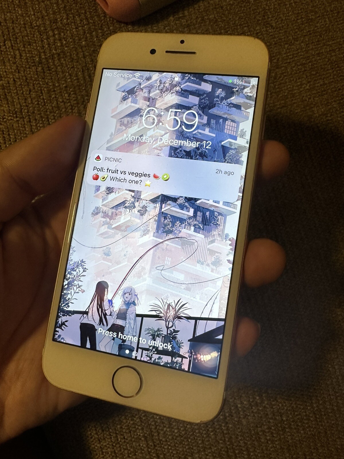 Apple iPhone 8 – 64GB – Gold (Unlocked) A1863 (CDMA + GSM)