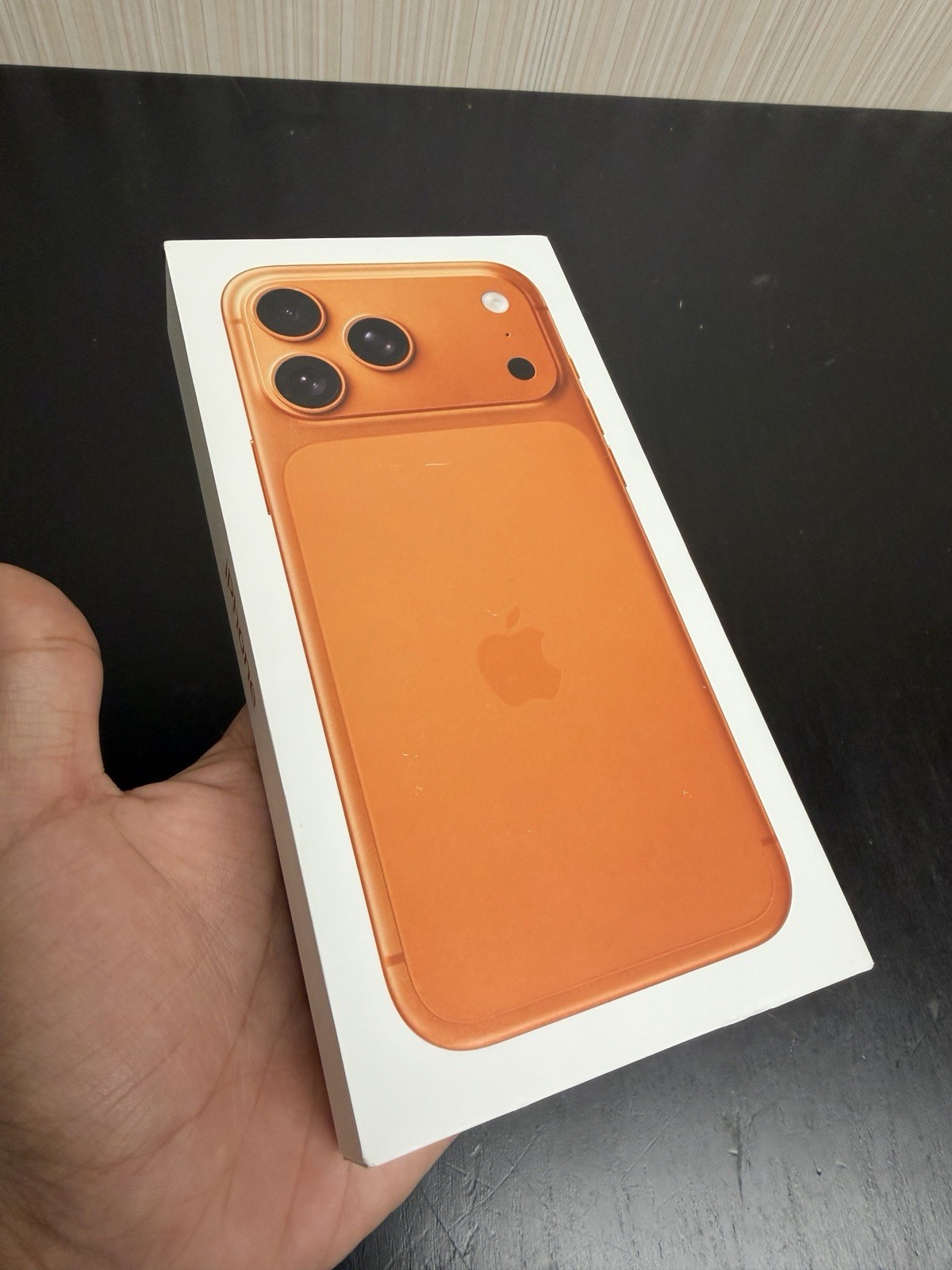 Apple iPhone 17 Pro Max – 256 GB – Cosmic Orange (Verizon Prepaid) BRAND NEW