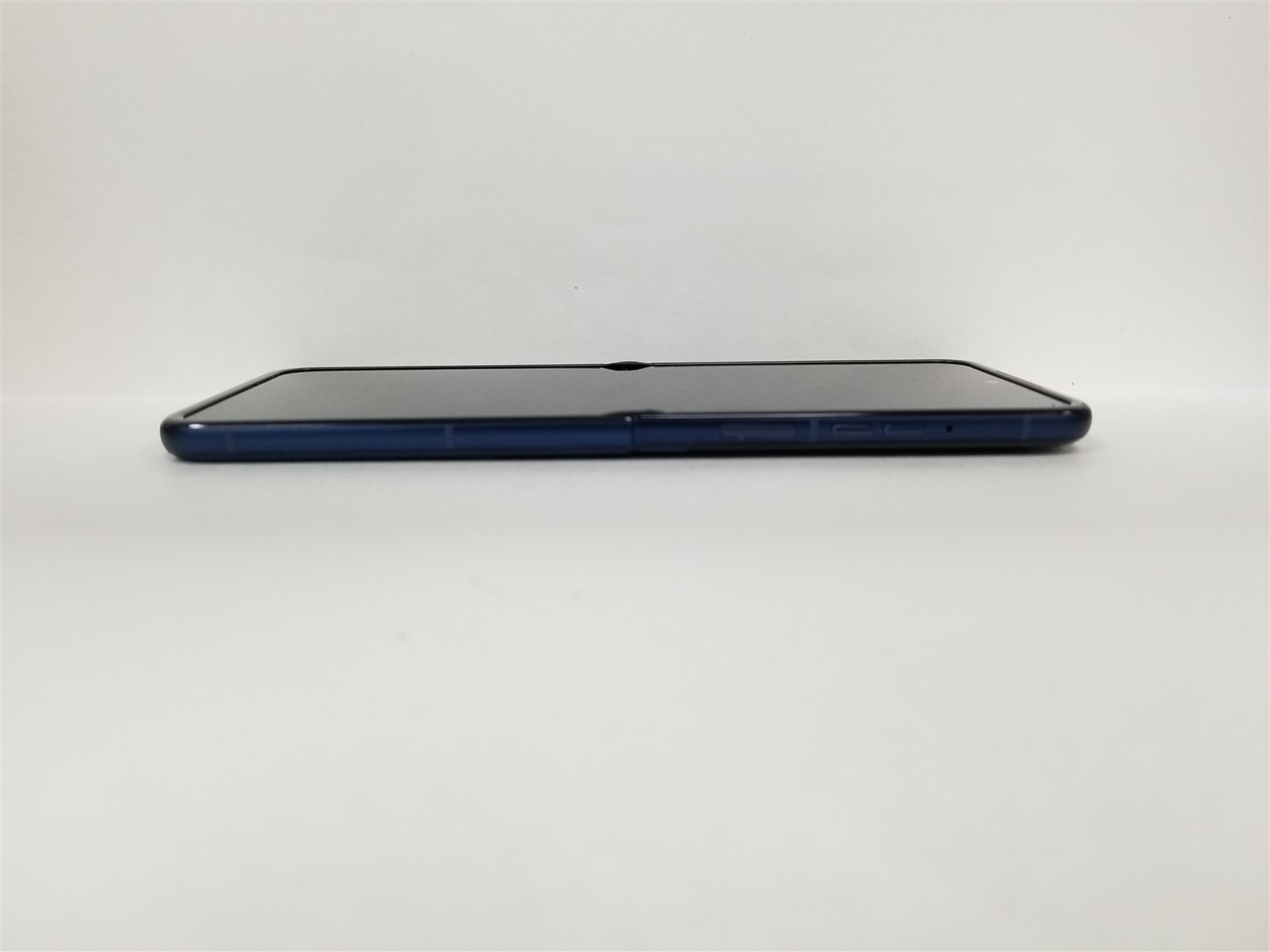Motorola Razr 2025 256GB Blue XT2553-3 (Dish Wireless) Fully Functional DG6383