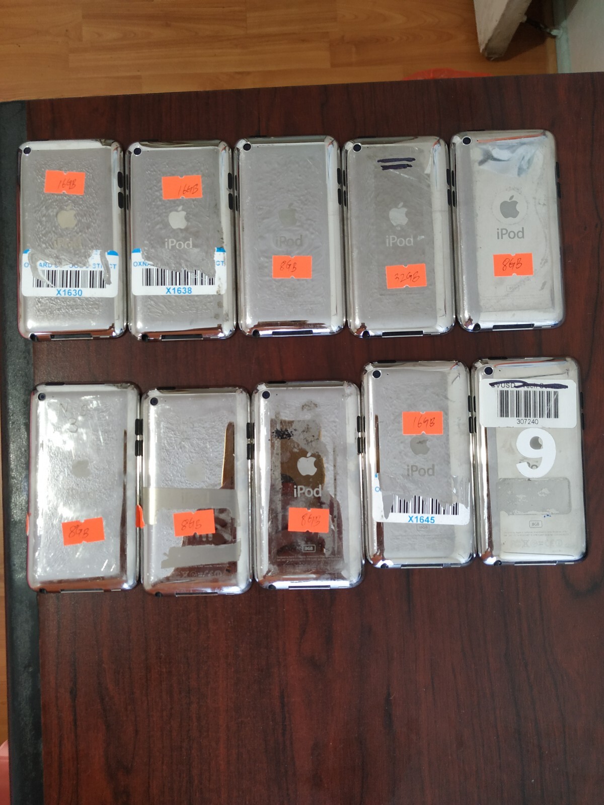Lot of 10 Apple iPod Touch 4th Gen 32GB(1pc)/ 16GB(3pcs)/ 8GB(6pcs) for parts