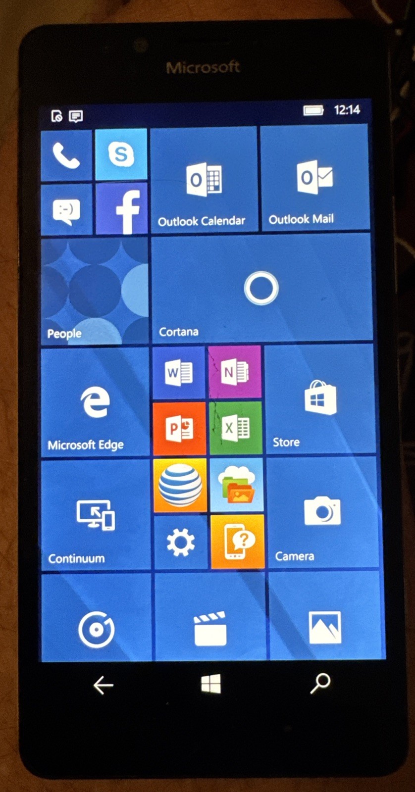 Lumia 950 32GB RM-1105 White (ATT) Fast Ship Good Used Cracked Glass