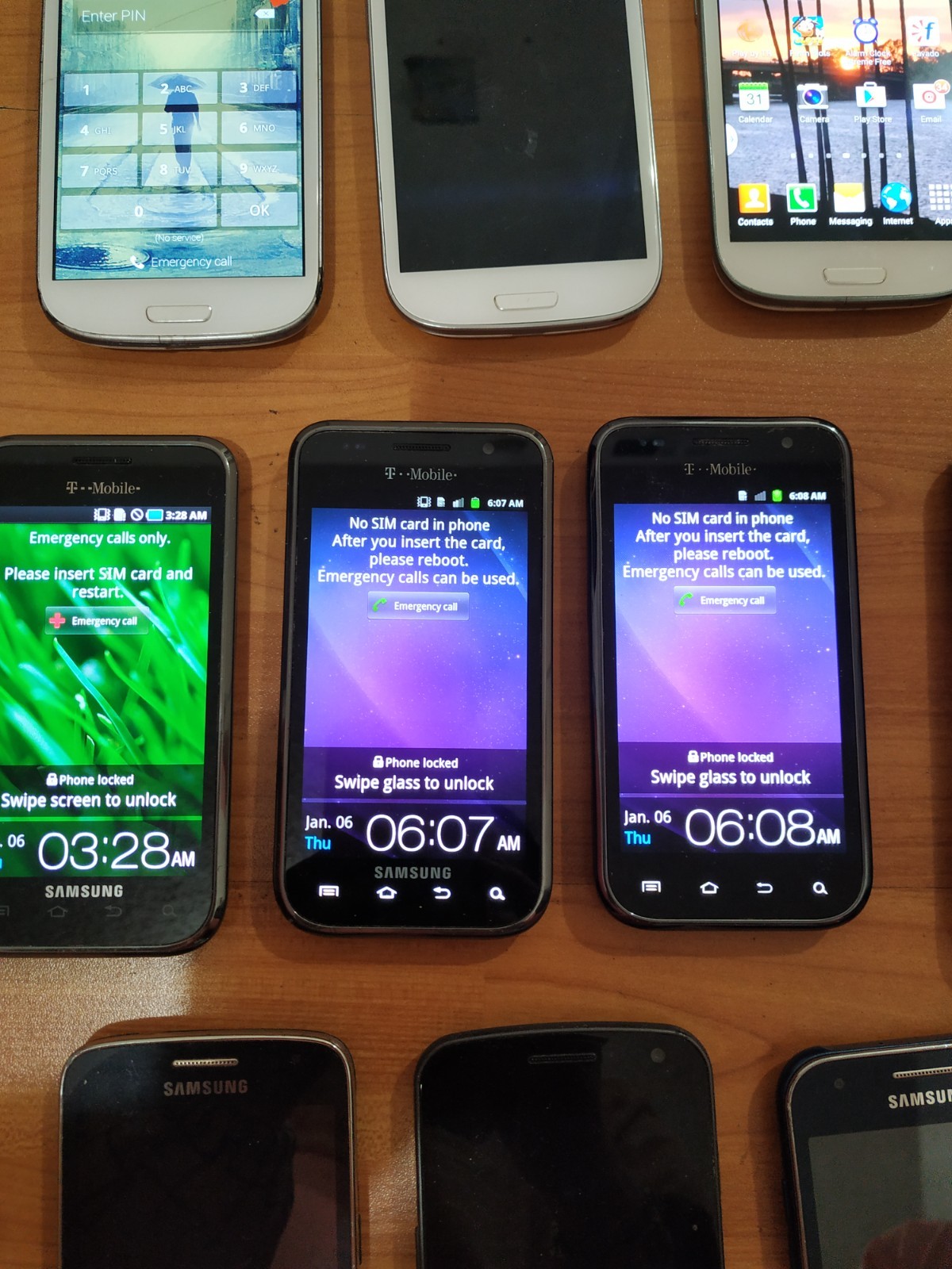 Lot of 14 Mixed model Samsung Galaxy S4 (3pc) and S3 (3pc) and other for parts