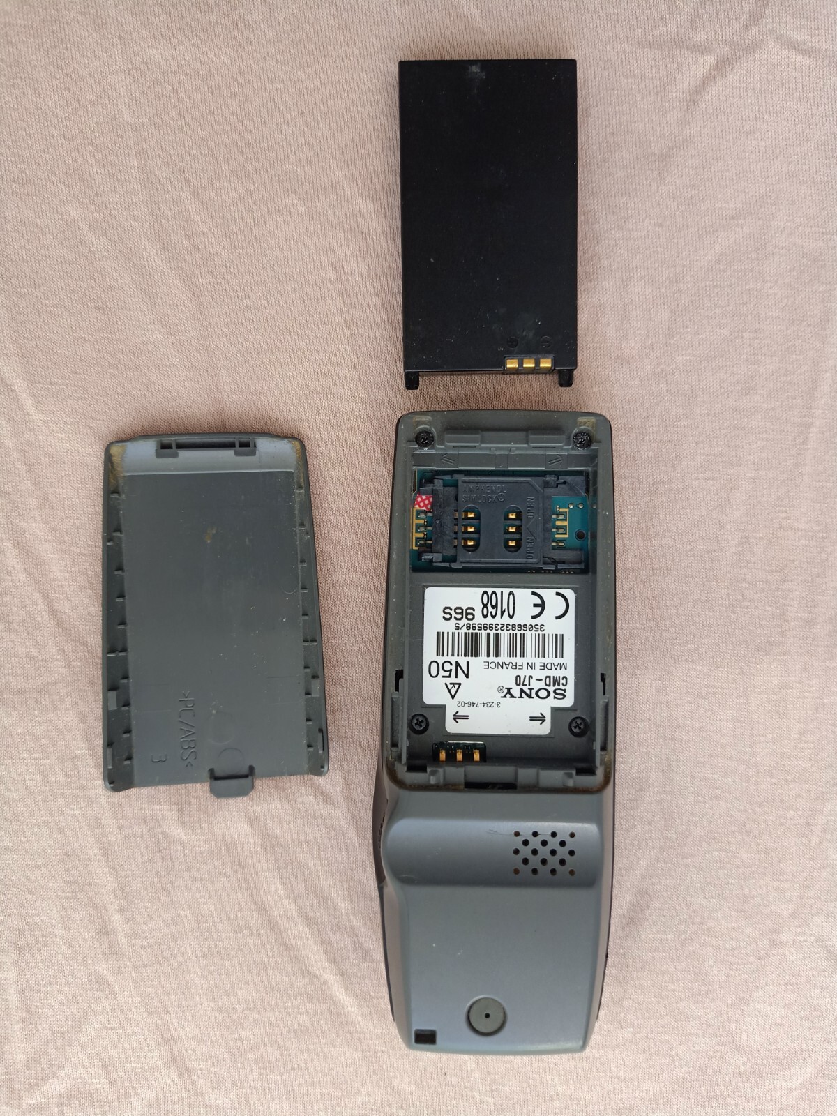 Old SONY Cellphone J70 Tested Working Network Unlocked Without Charger