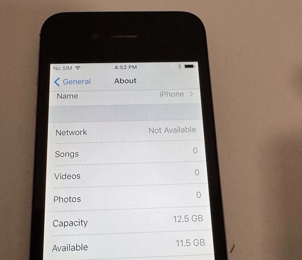 Apple iPhone 4s – 16GB – Black (Unlocked) A1387 – GRADE C – FULLY FUNCTIONAL