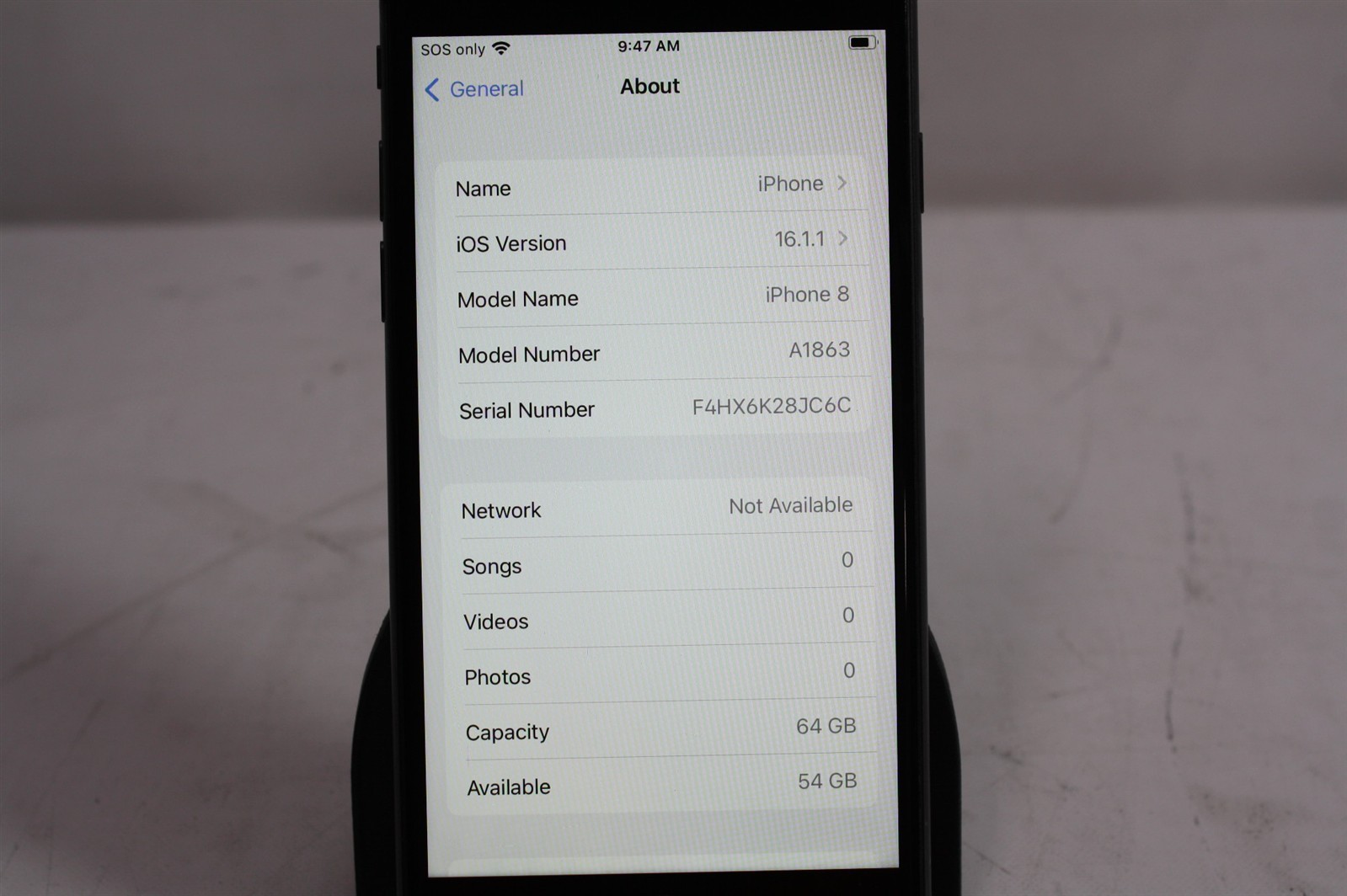 Apple iPhone 8 Space Gray A1863 iOS 16.1 64GB Verizon Only Battery Capacity 82%