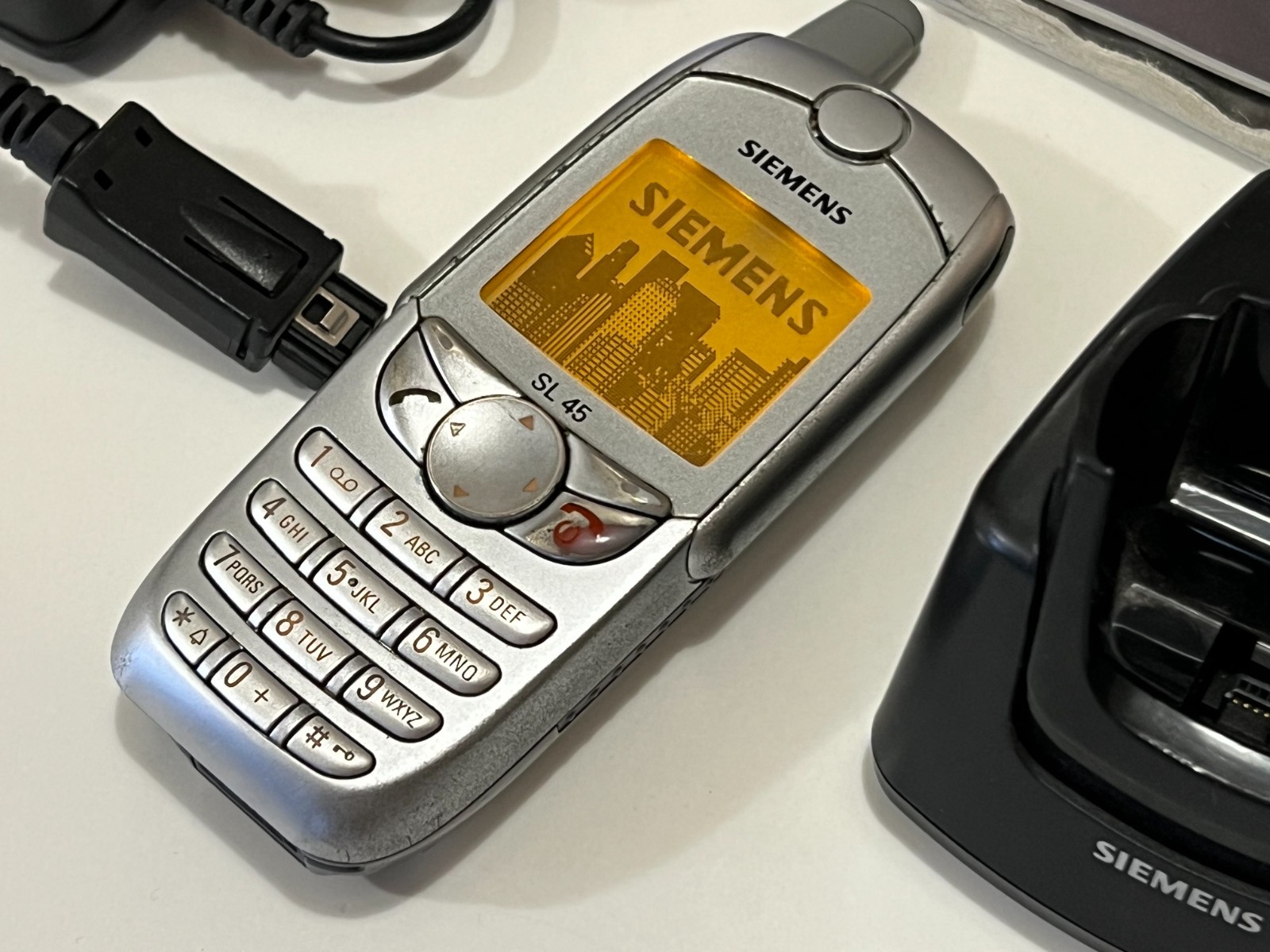 Ultra Rare Siemens SL45 Rare With Stand Charging Beautiful Retro Cell Phone