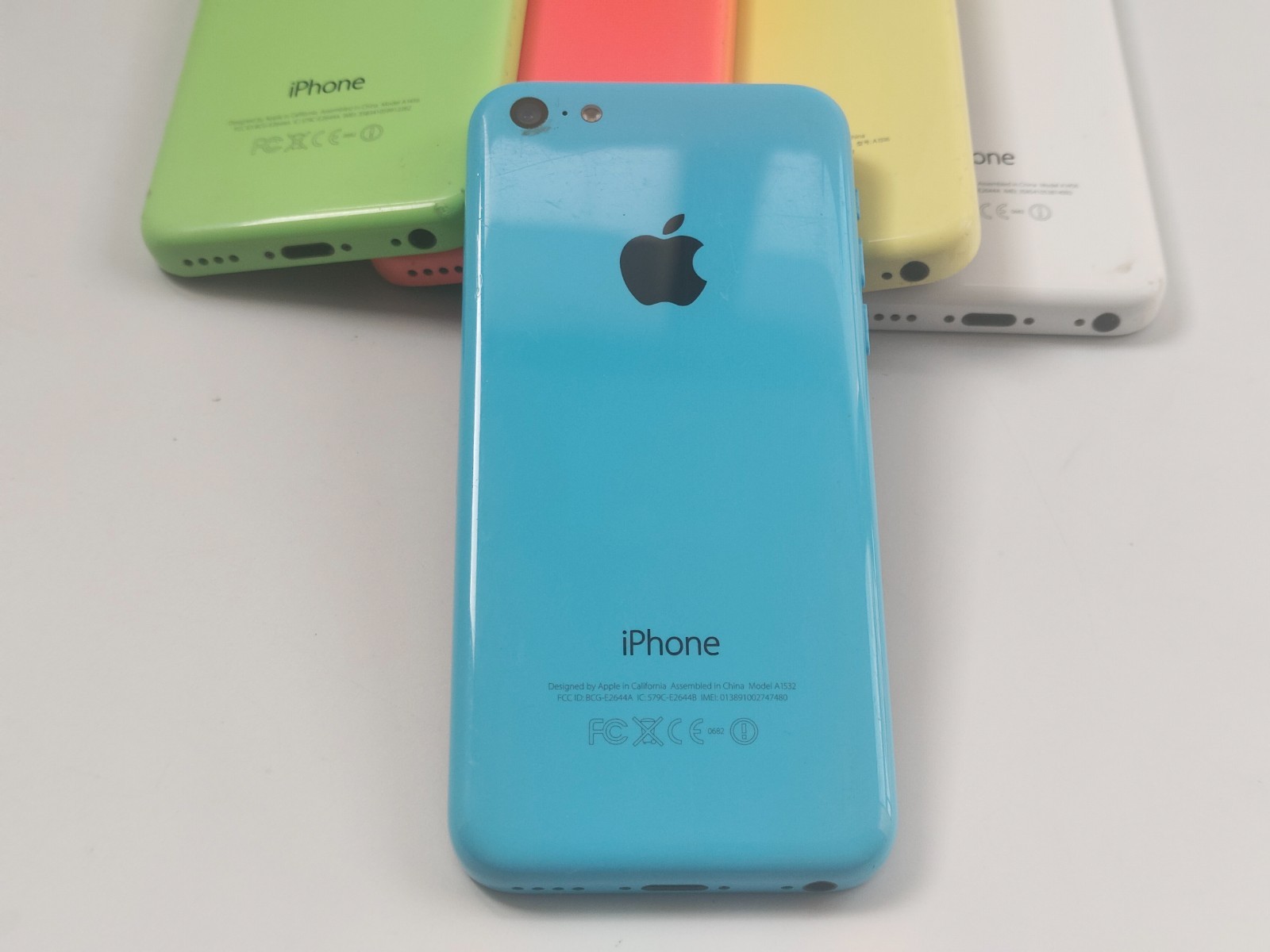 Apple iPhone 5c UNlocked(any carrier)8/16/32GB White/Green/Pink/Blue/Yellow Gift