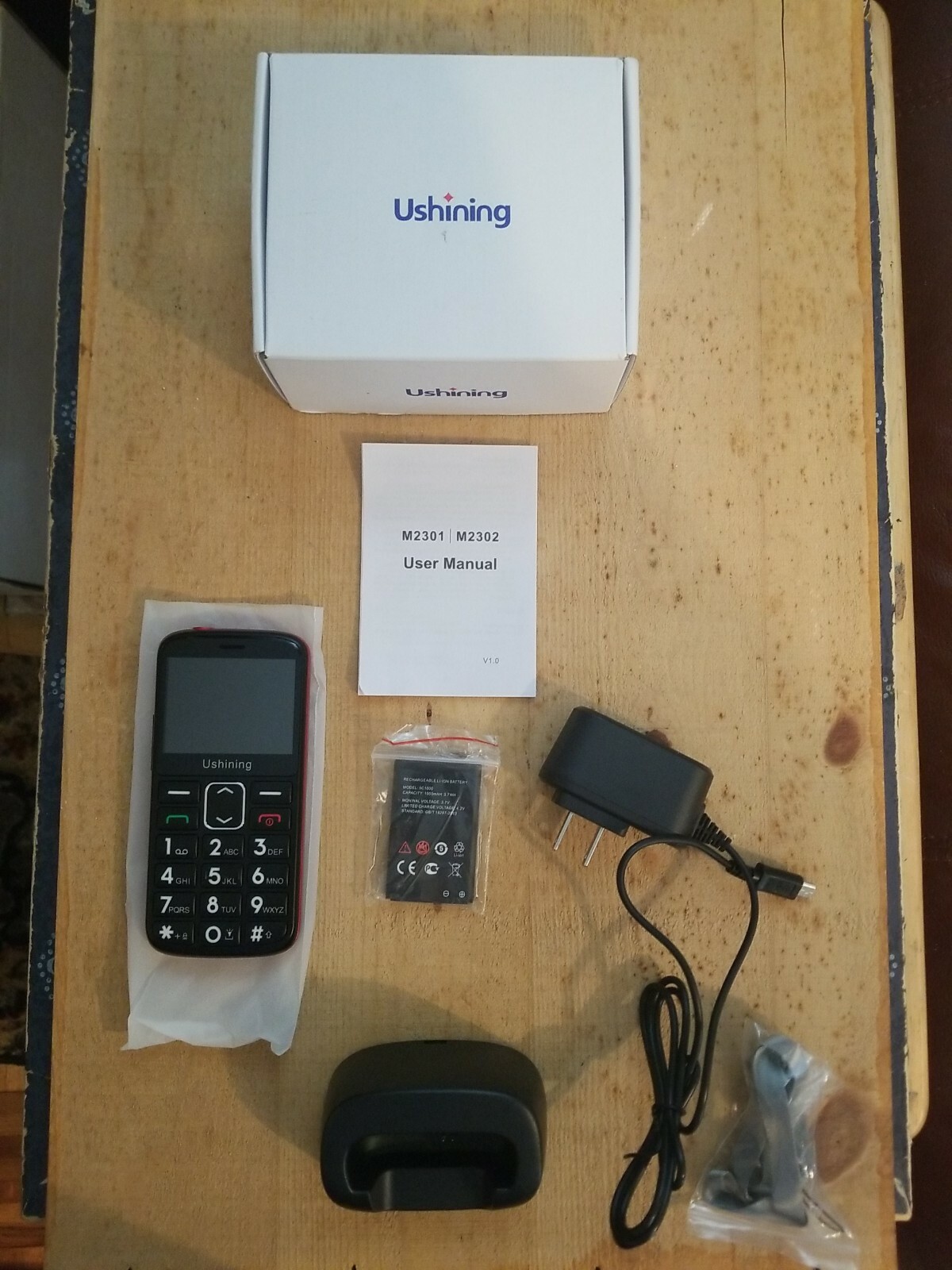 Ushining M2301 Red Black LED Display Cell Phone