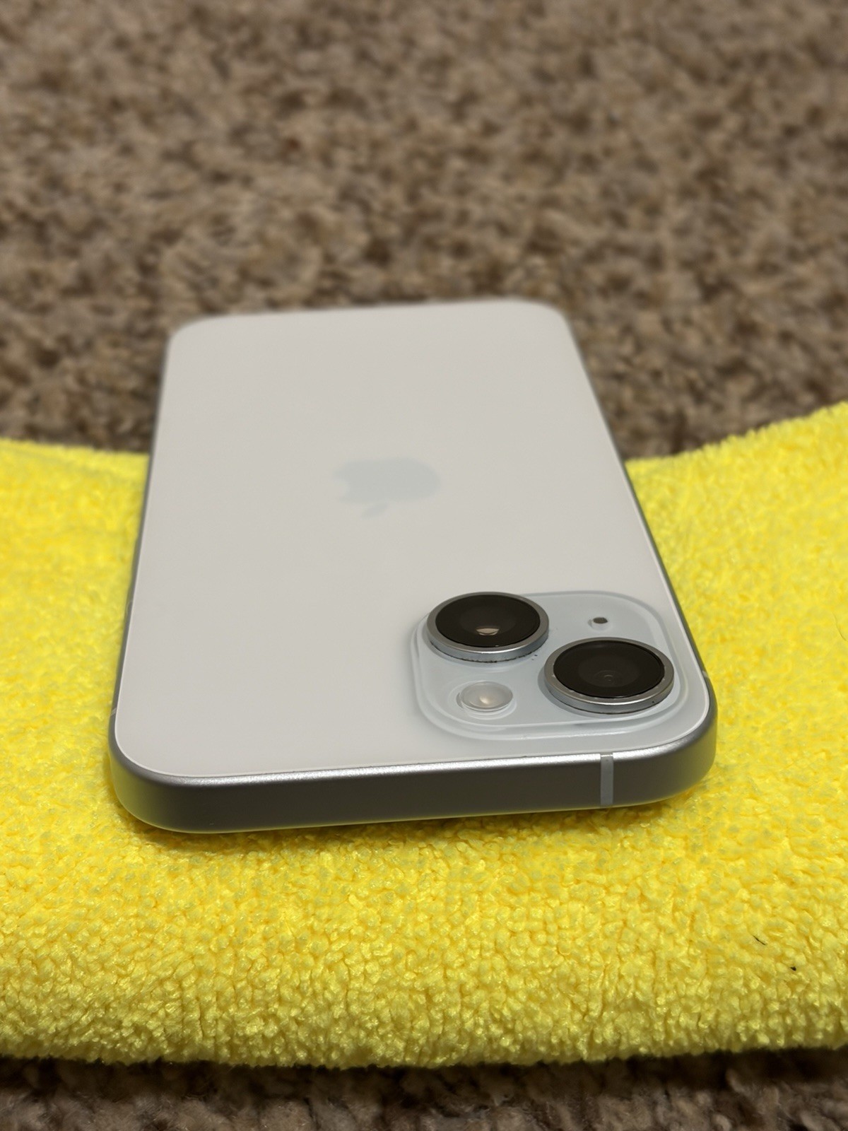 Apple iPhone 15 128GB Baby Blue (LOCKED to Owner) read description