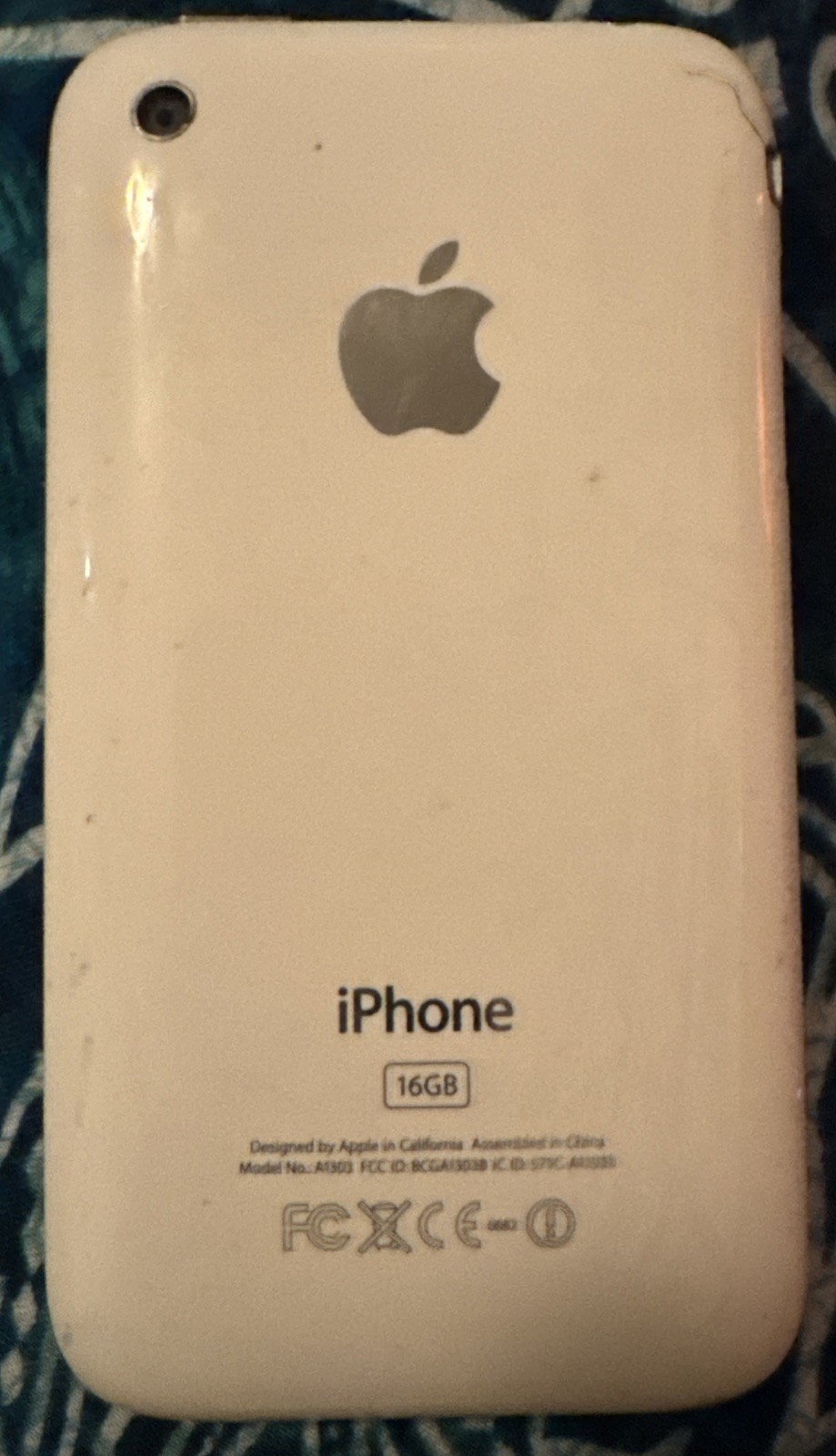 Apple iPhone 3GS 16GB White (AT&T) A1303 (GSM) Fast Ship Very Good Used Cracked