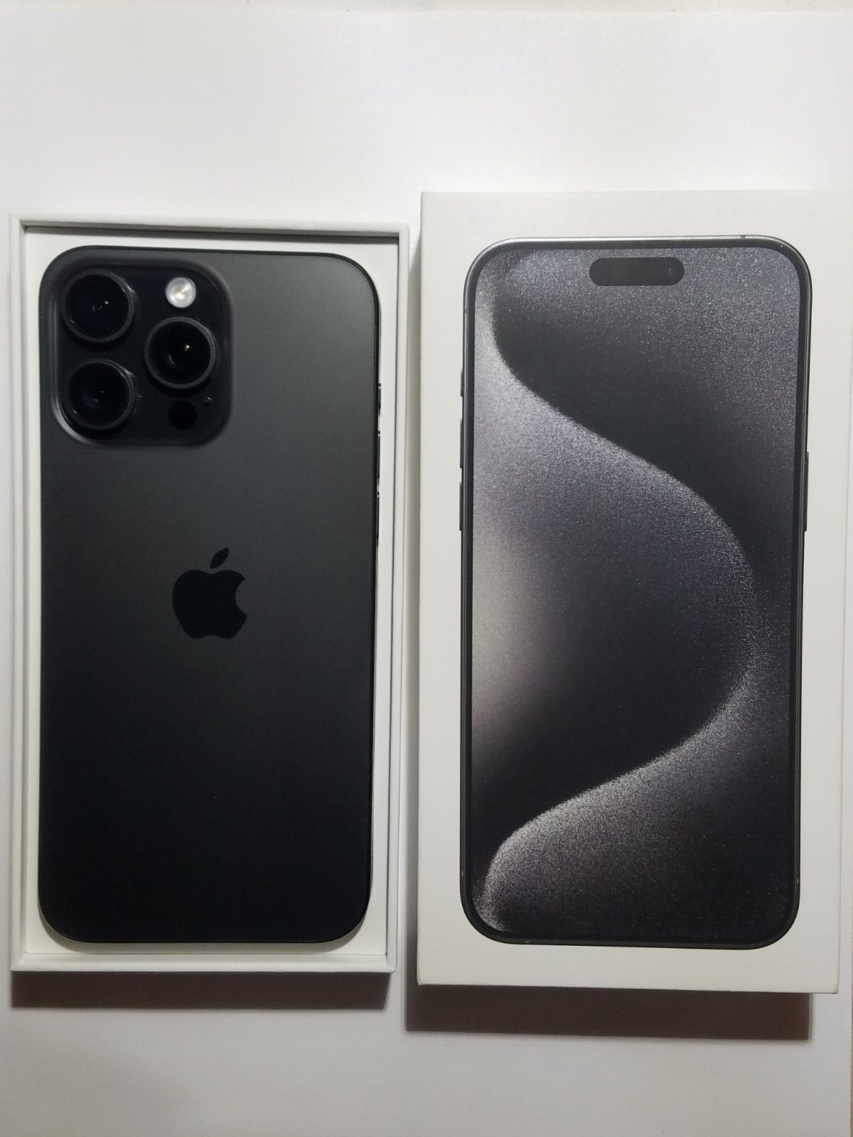 Jet Black Titanium Apple iPhone 15 PRO Max 256GB Cell Phone For At&t H20 Cricket