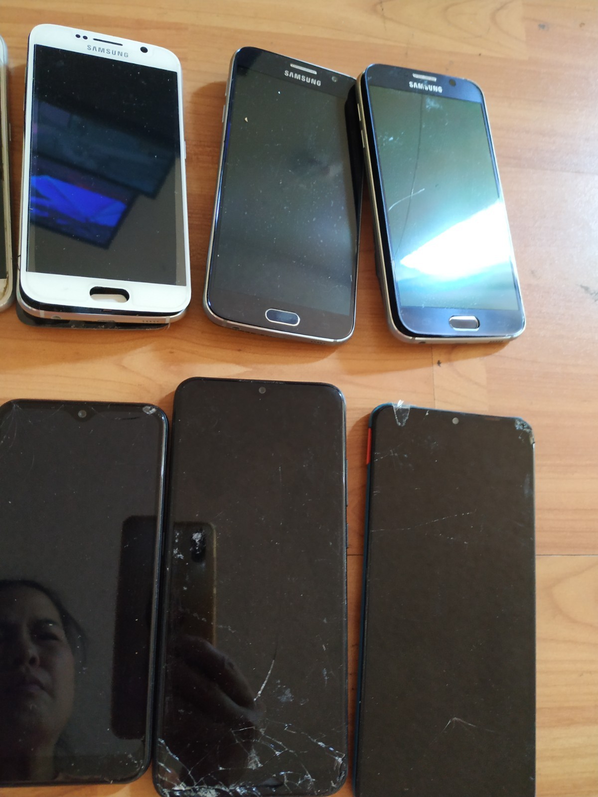 Lot of 12 Mixed model Samsung Galaxy S7 active /S6 and other For parts