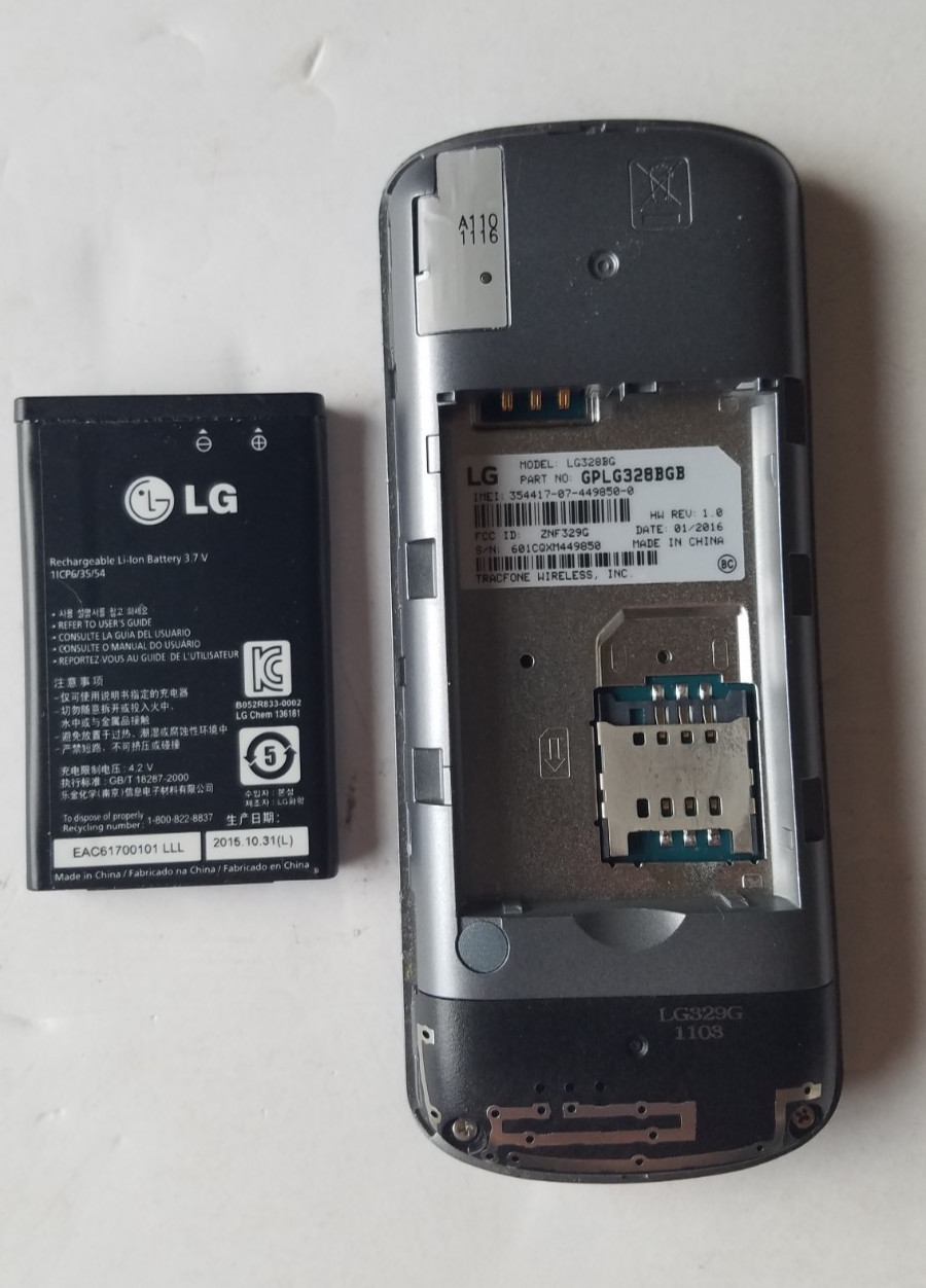 LG 328BG – Black and Gray Cellular Phone ( TracFone )