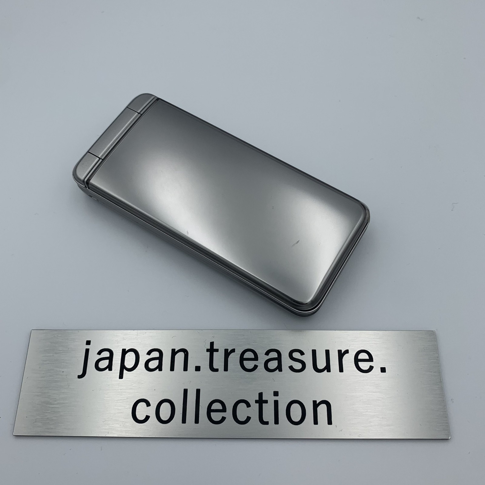 KYOCERA A202KC DIGNO KEITAI 4 ANDROID FLIP PHONE Silver Successor to 902kc Japan