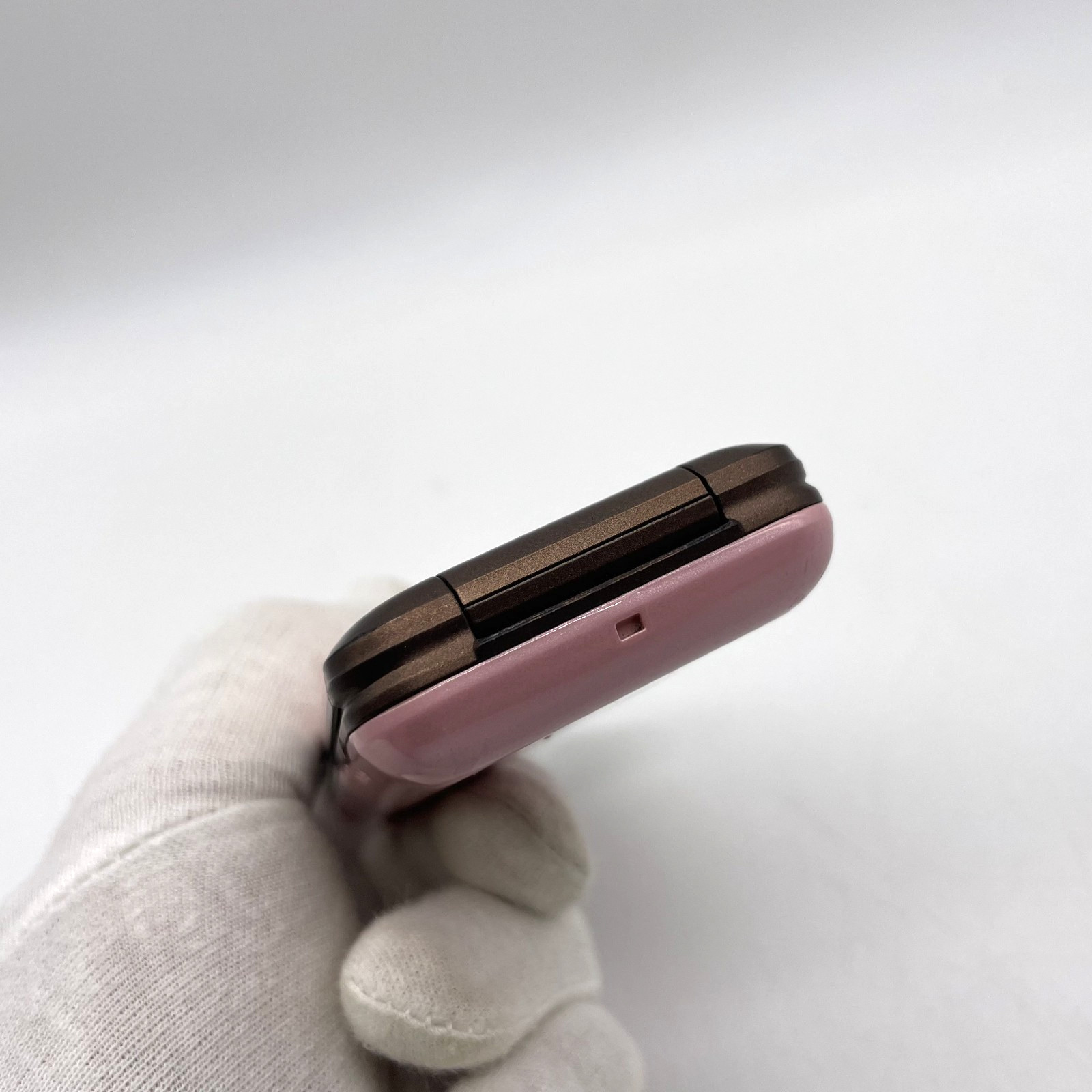 KYOCERA GRATINA KYF31 Pink Android Flip Phone Unlocked SIM Free Japan Clean