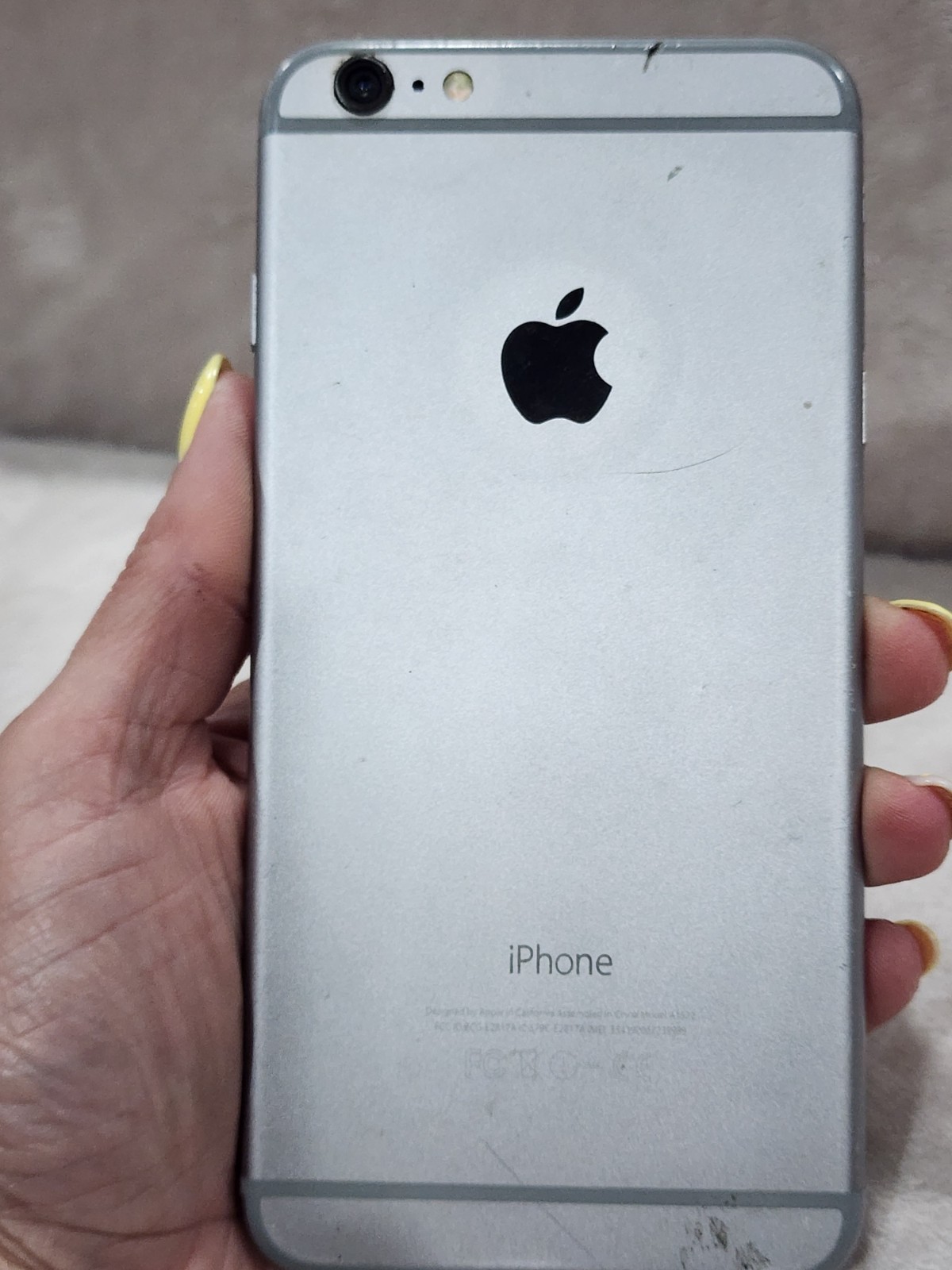 Apple iPhone 6s Plus – Silver (Unlocked) READ!
