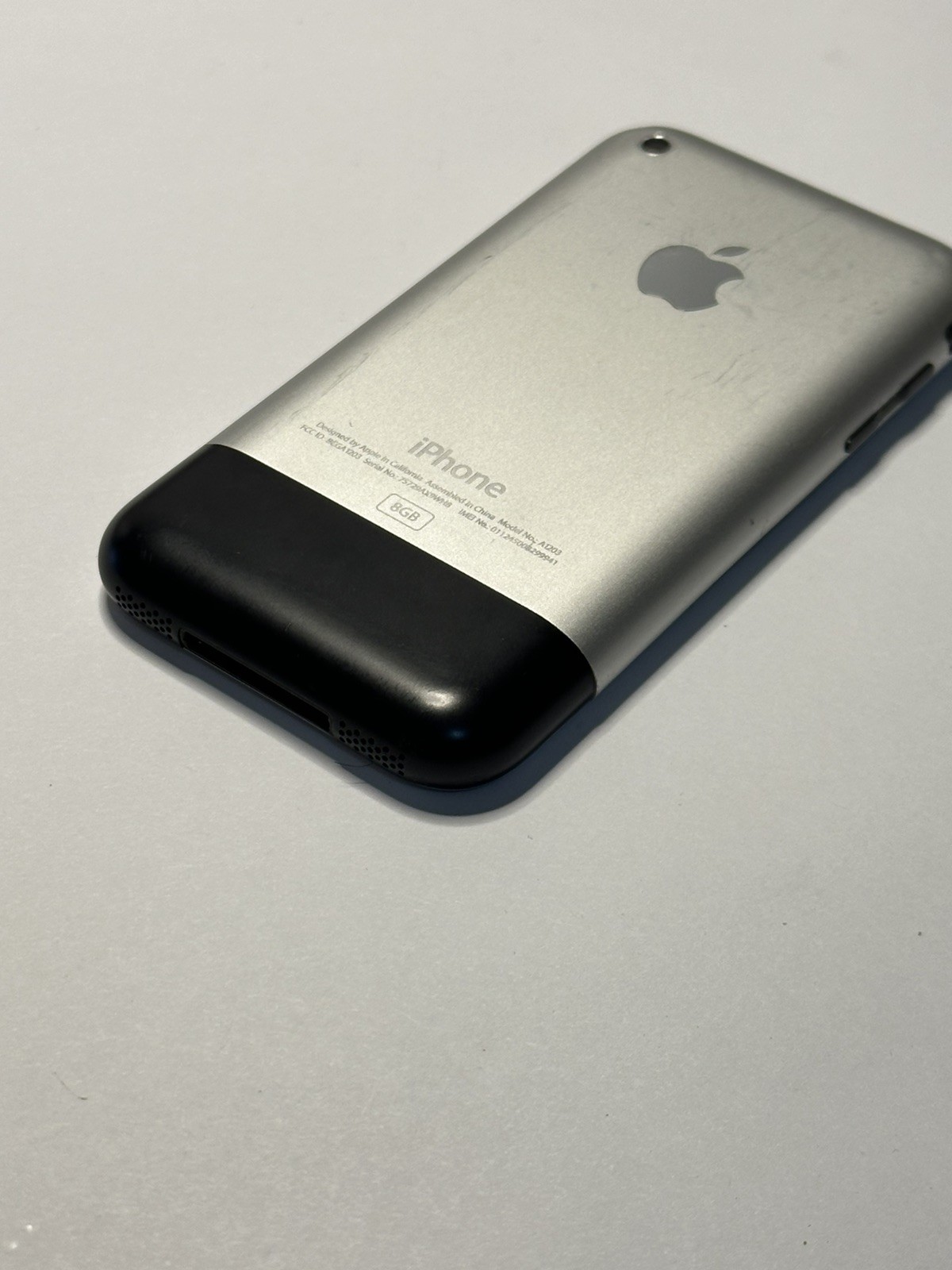 iOS 1.0 Apple iPhone 1st Generation – 8GB – Black A1203 (GSM) 2G MA712LL/A