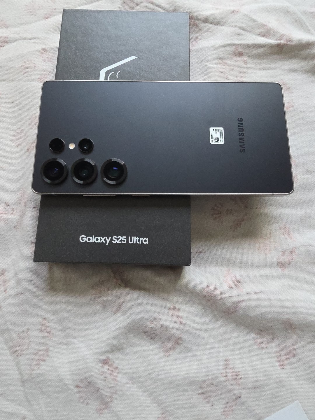 Samsung Galaxy S25 Ultra. 1 Month Old .