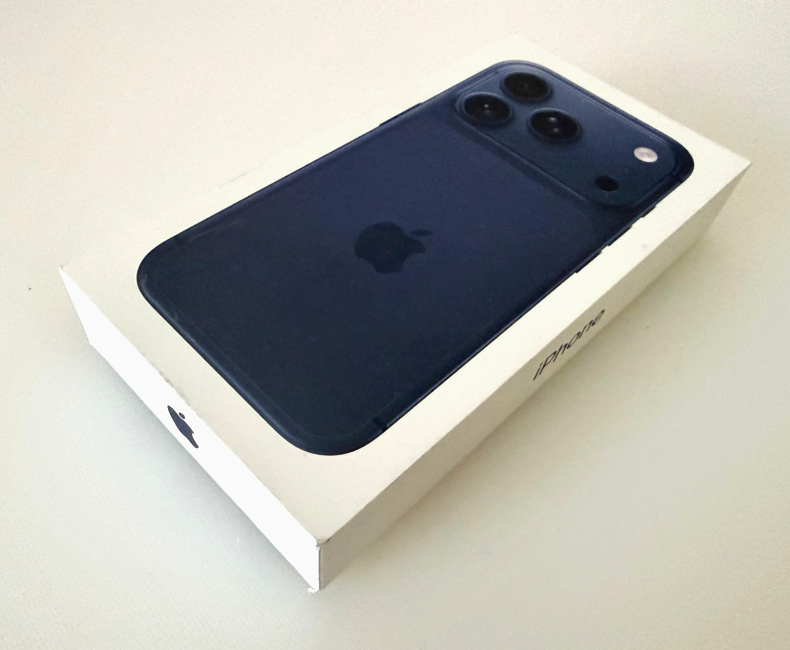 Apple iPhone 17 Pro | 512GB | Deep Blue | Verizon Only | NEW & SEALED