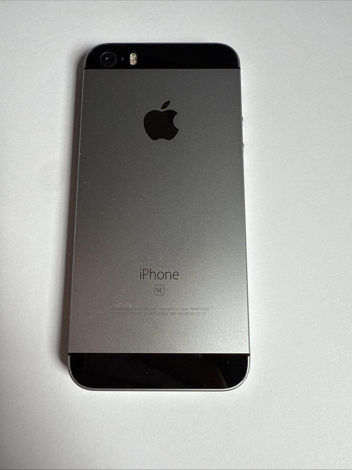Apple iPhone SE 2016 1st Generation, 32GB, Space Gray, TracPhone Only, 86% BH