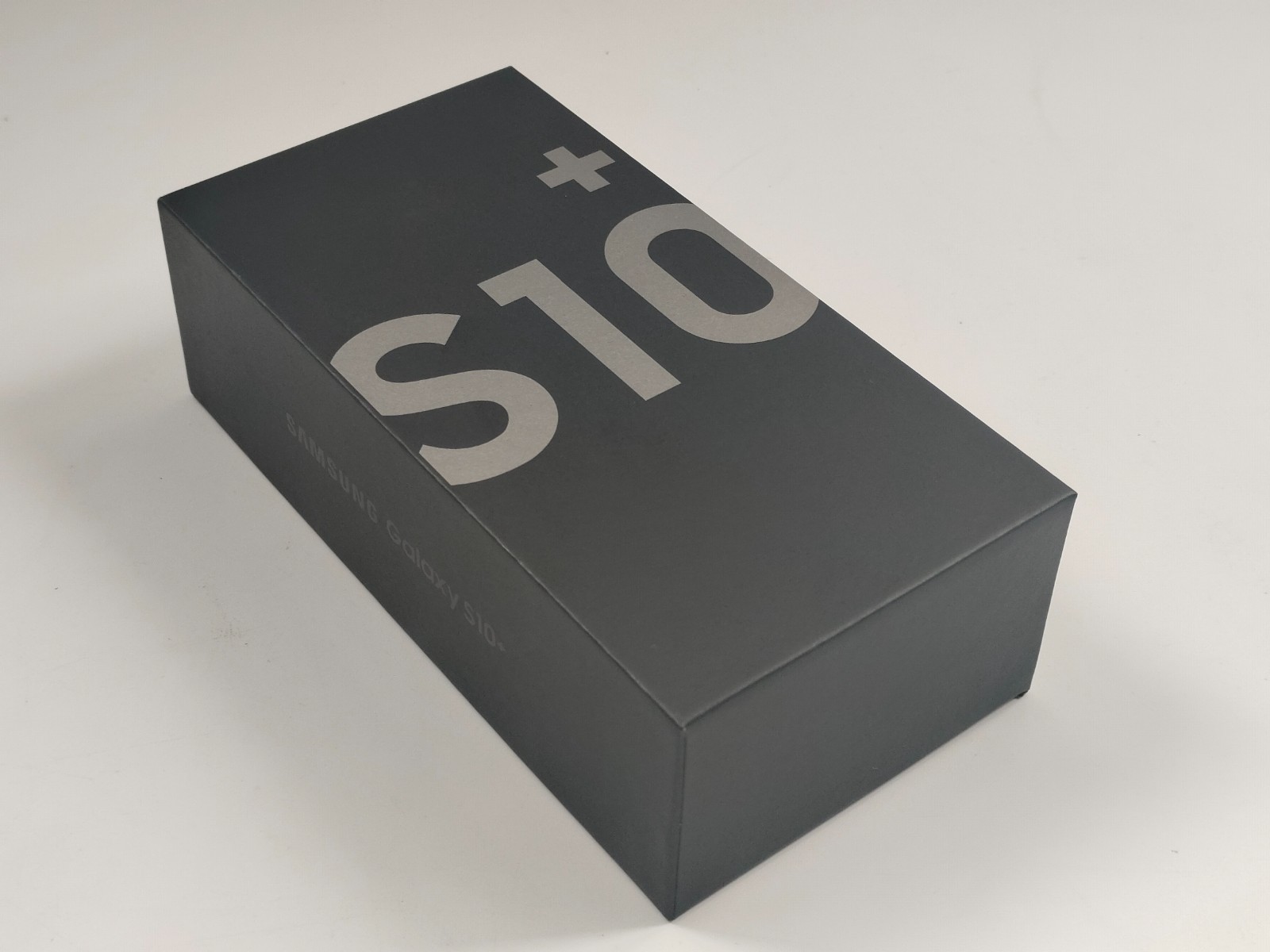 Boxed Samsung Galaxy S10+ Plus(G955U/G955F) 128GB UNlocked(any carrier)Good Gift