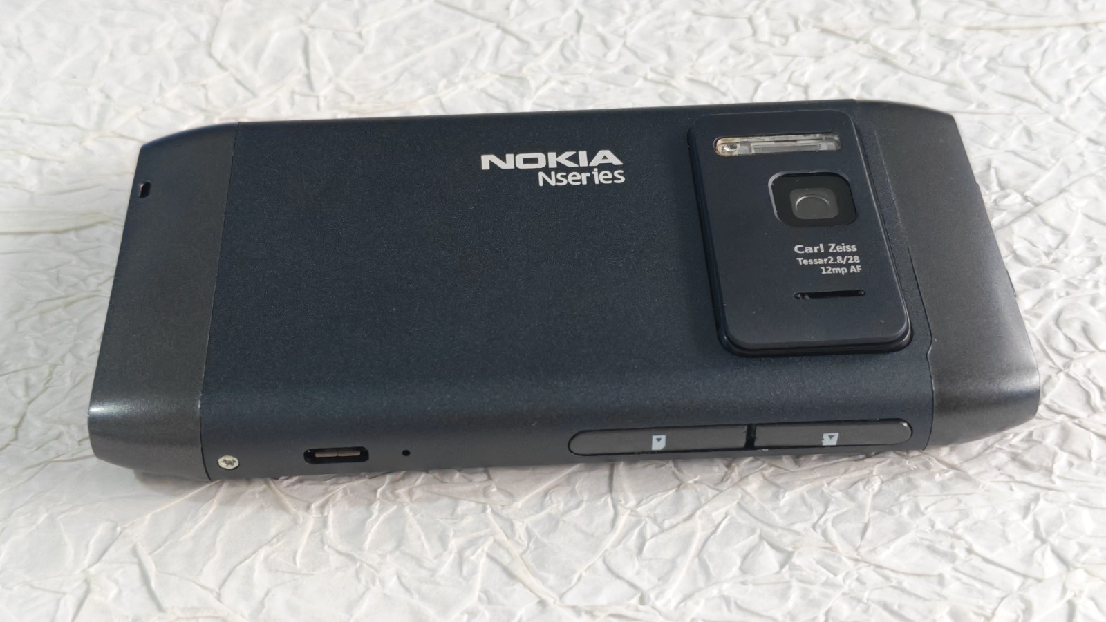 Nokia N8 Series N8-00 3G Unlocked Touchscreen 3.5″ 16GB Smartphone Reboxed