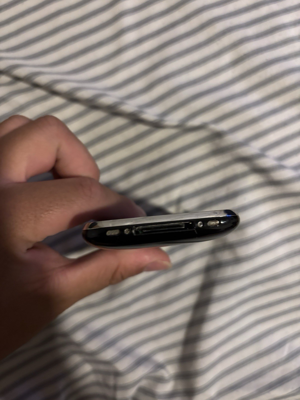 Apple iPhone 3GS – 8 GB – Black (AT&T)
