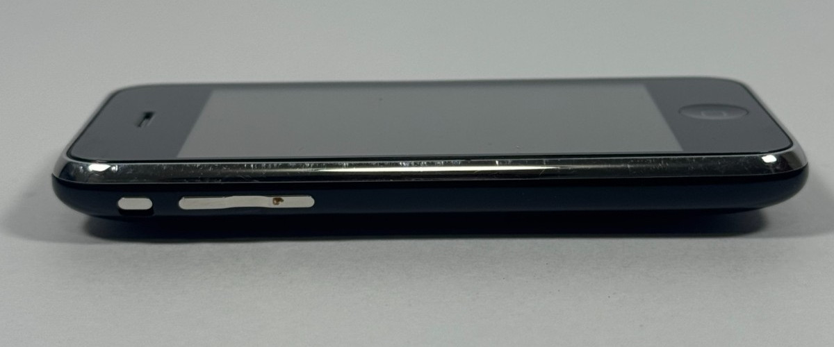 Vintage Apple iPhone 3GS Model A1303 Black For Parts / Not Working – UNTESTED